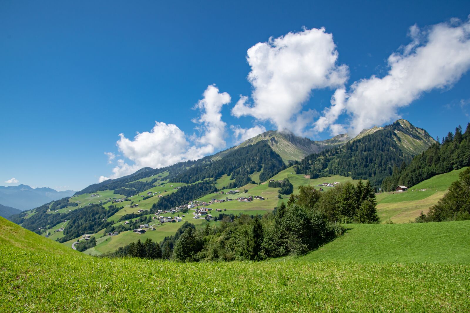Nikon D5600 sample photo. Mountains, bergdorf, fontanella photography