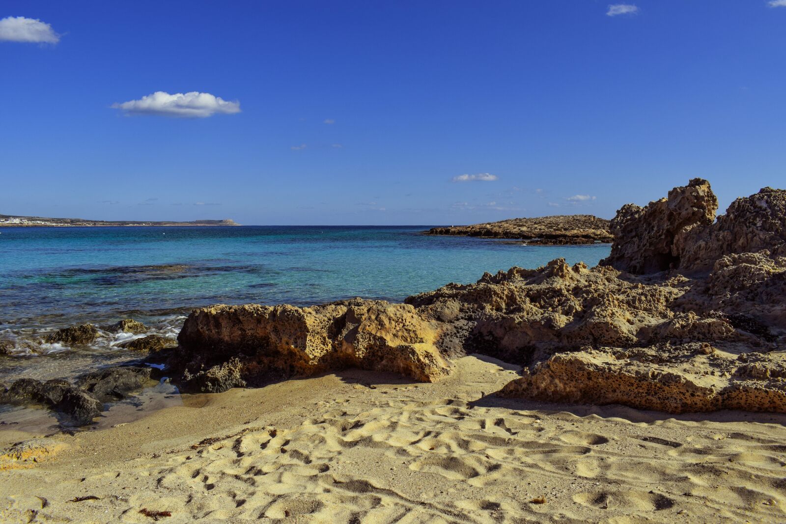 Nikon D3300 sample photo. Beach, cove, sand photography