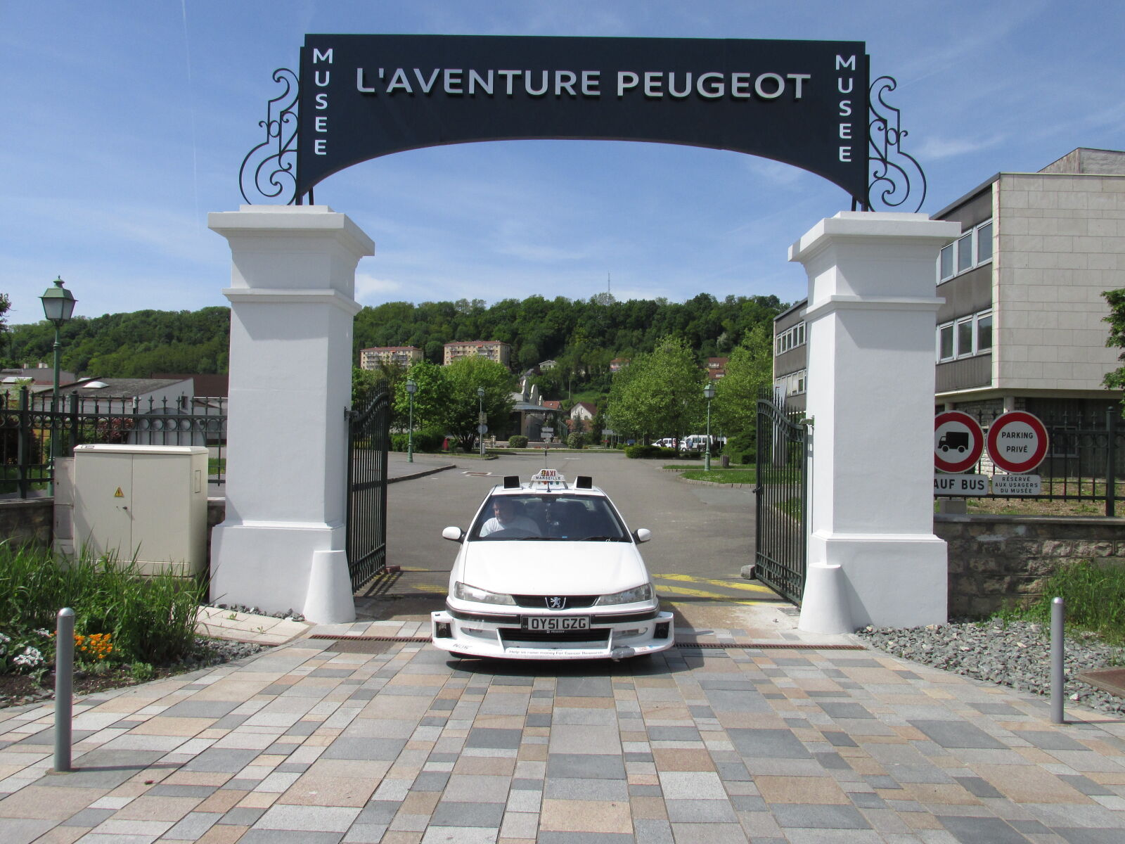 Canon PowerShot SX170 IS sample photo. Taxi, marseille, peugeot, 406 photography