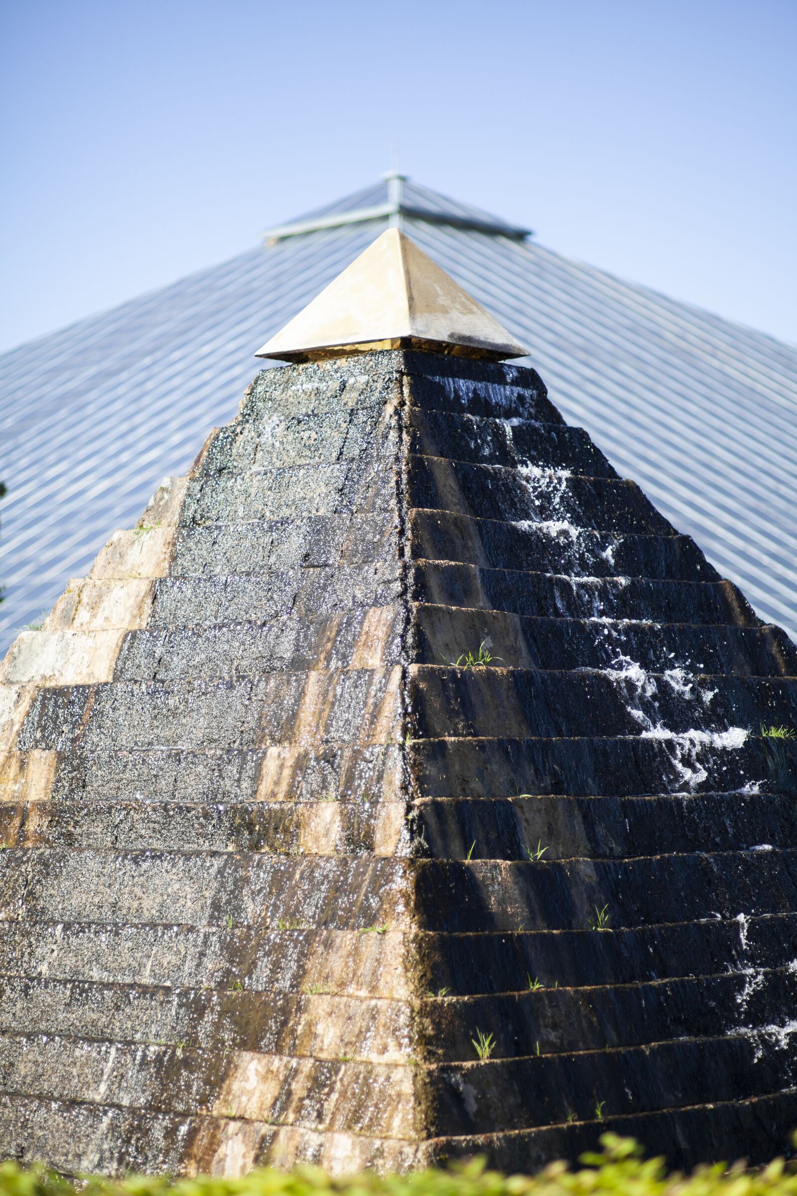 ZEISS Planar T* 85mm F1.4 sample photo. Pyramid, architecture, structure photography