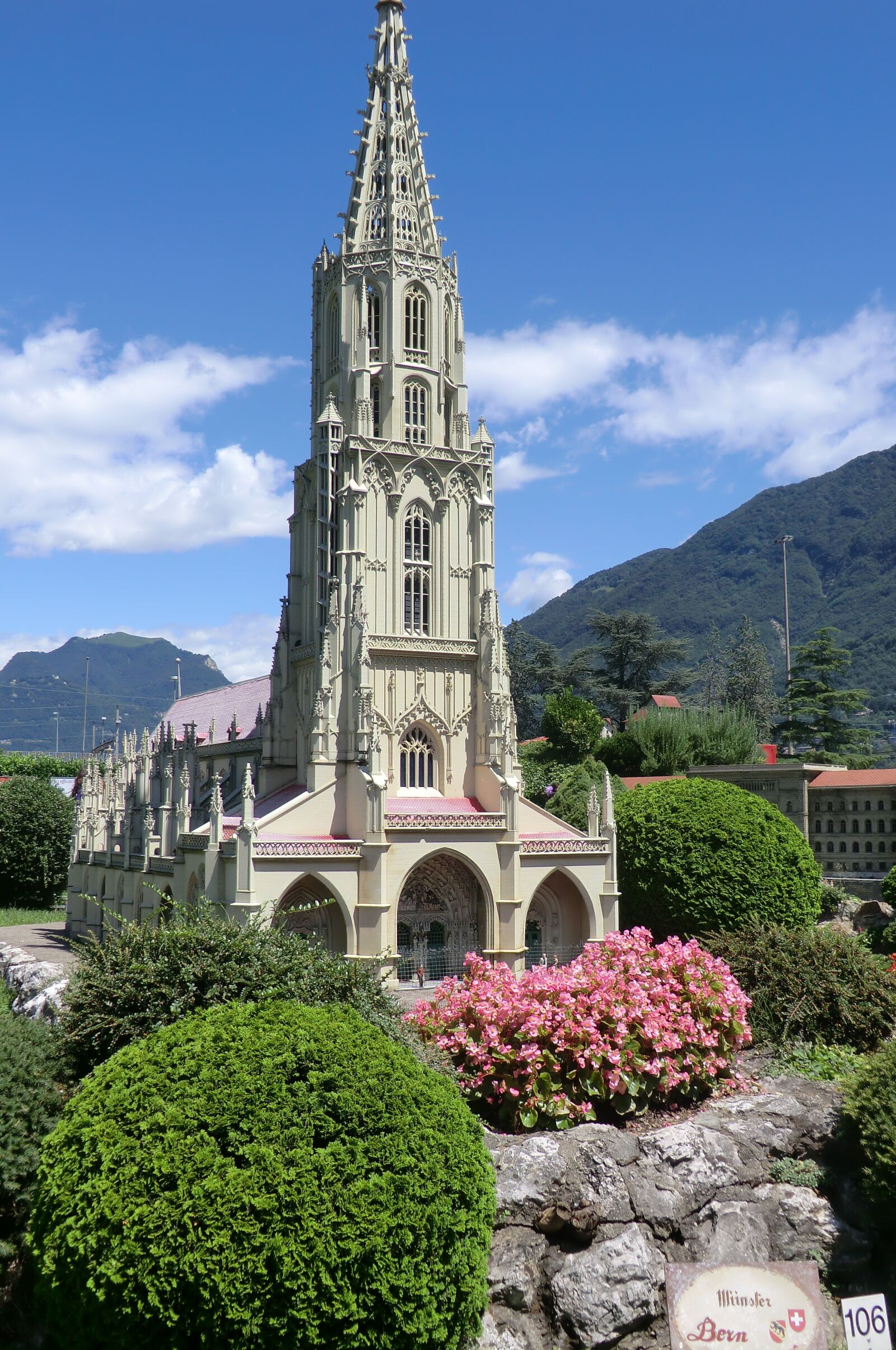 CASIO EX-H5 sample photo. Architecture, travel, church building photography