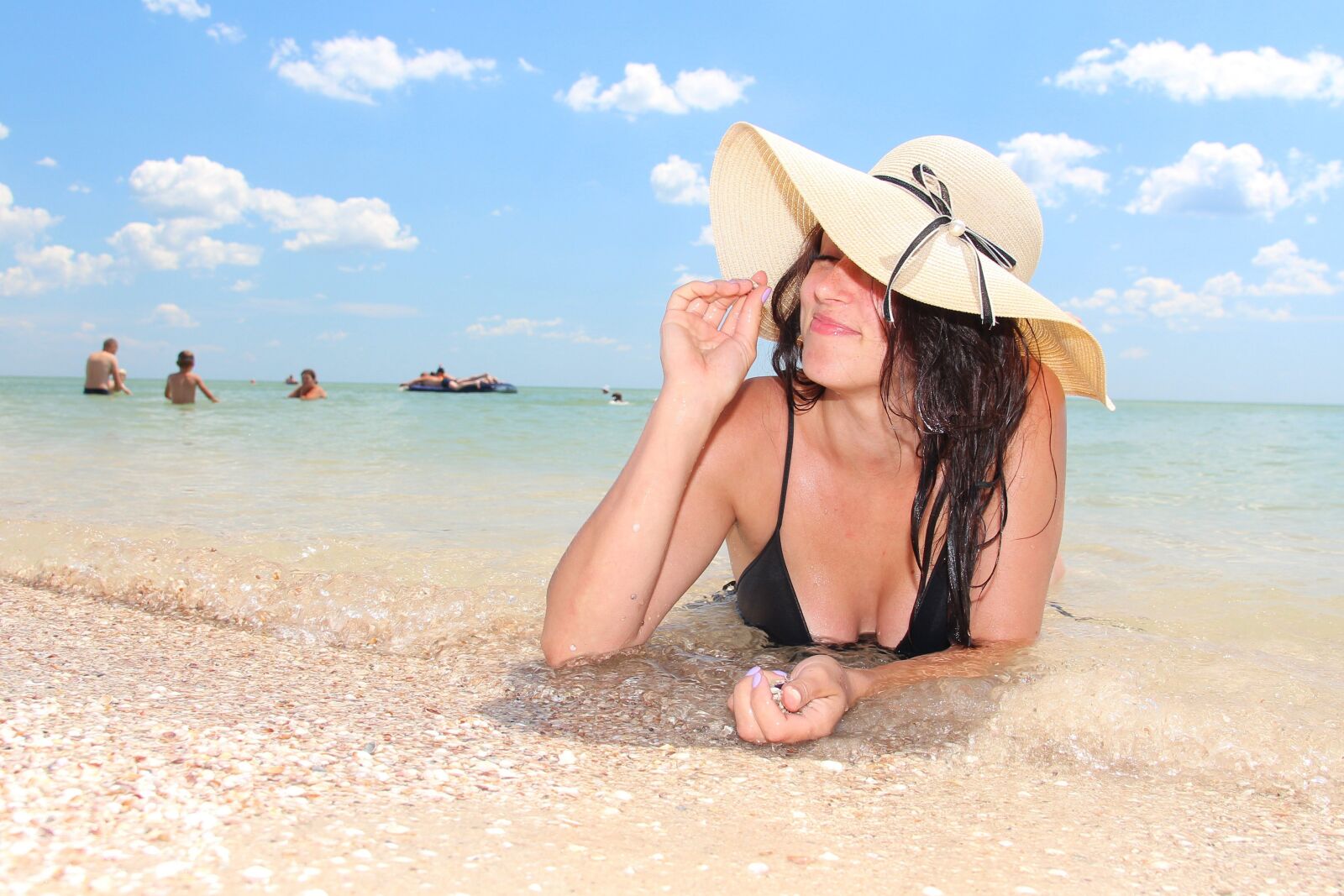 Canon EOS 700D (EOS Rebel T5i / EOS Kiss X7i) sample photo. Beach, woman, bikini photography