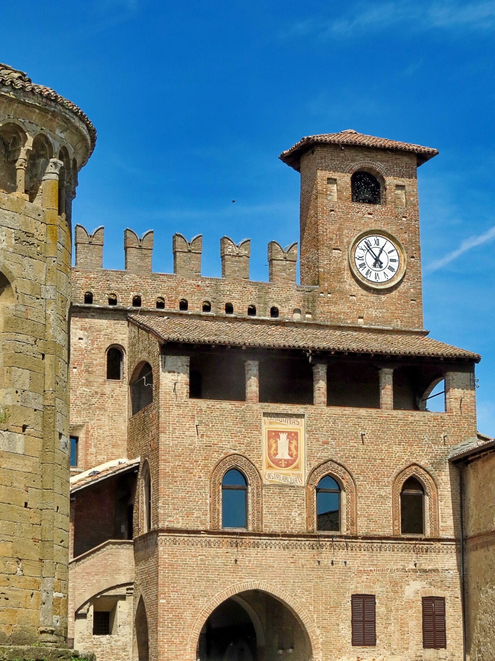 4.3 - 150.5 mm sample photo. Borgo, castell'arquato, torre photography