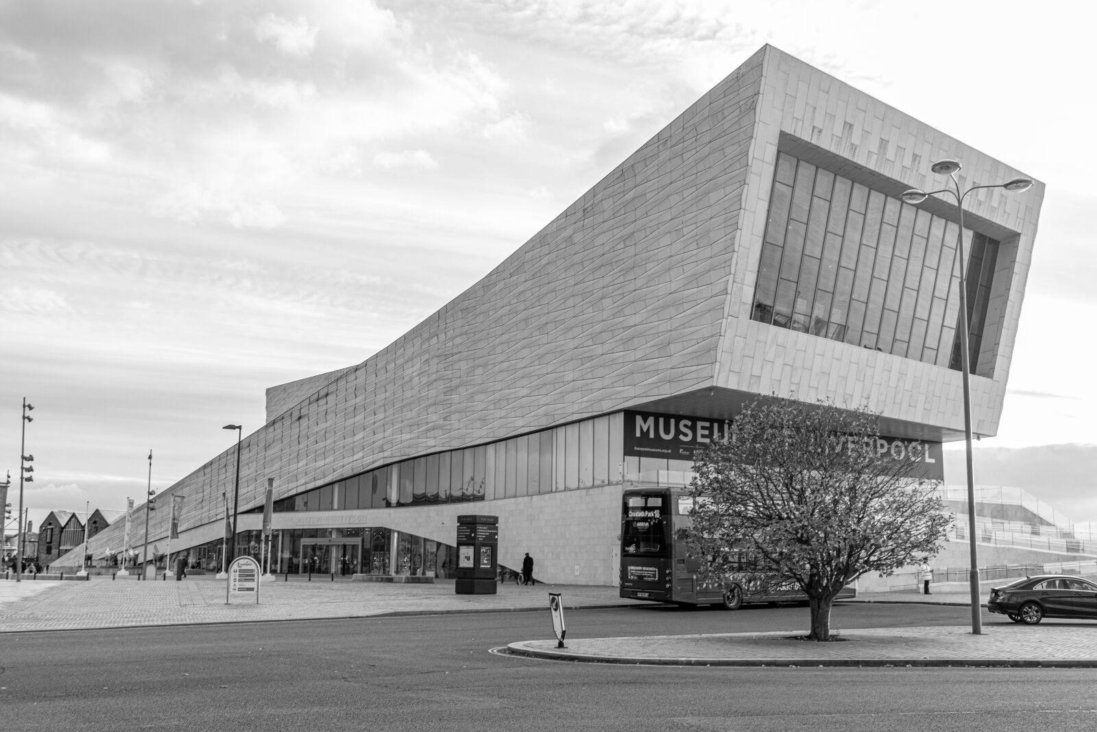 Canon EF-S 24mm F2.8 STM sample photo. Liverpool, museum, england photography