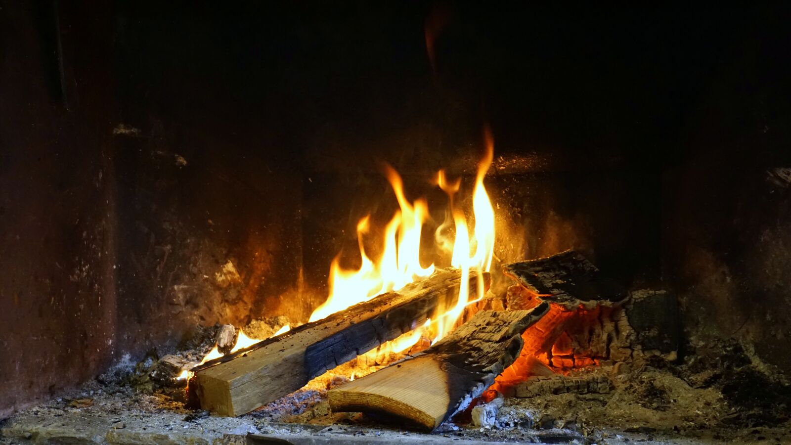 Sony a6000 sample photo. Fire, fireplace, home photography