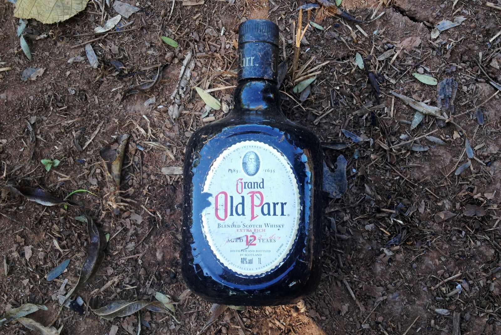 iPhone 4S back camera 4.28mm f/2.4 sample photo. Drink, whiskey, bottle photography