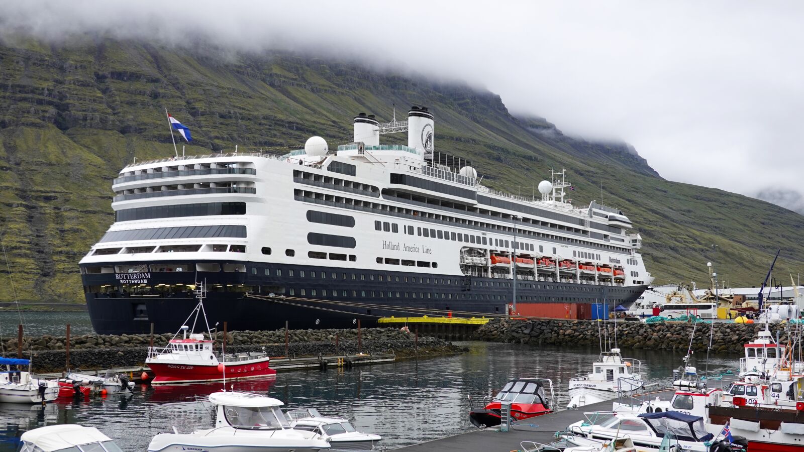 Sony Cyber-shot DSC-RX100 VI sample photo. Cruise ship, eskifj r photography