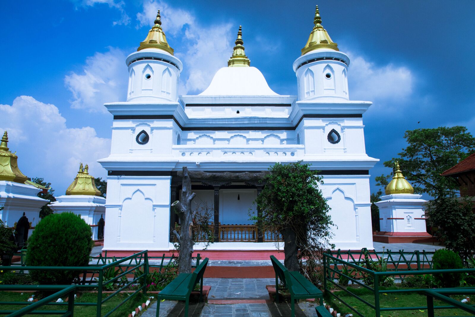 Canon EOS 5D Mark IV sample photo. Kathmandu, nepal, temp photography
