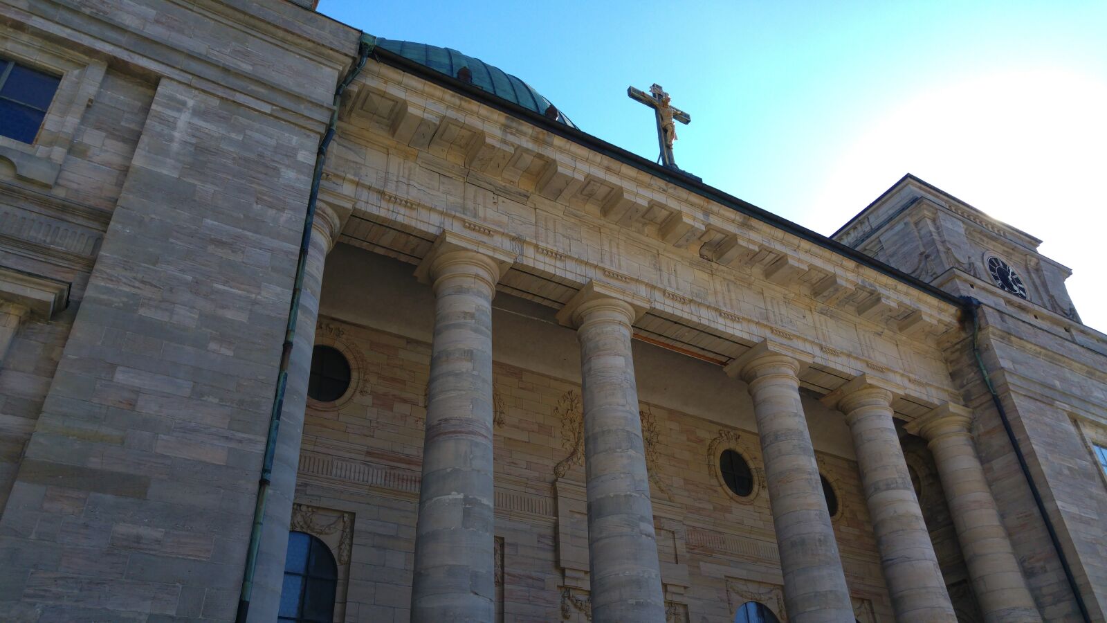 LG G4 sample photo. Cathedral, church, dome photography