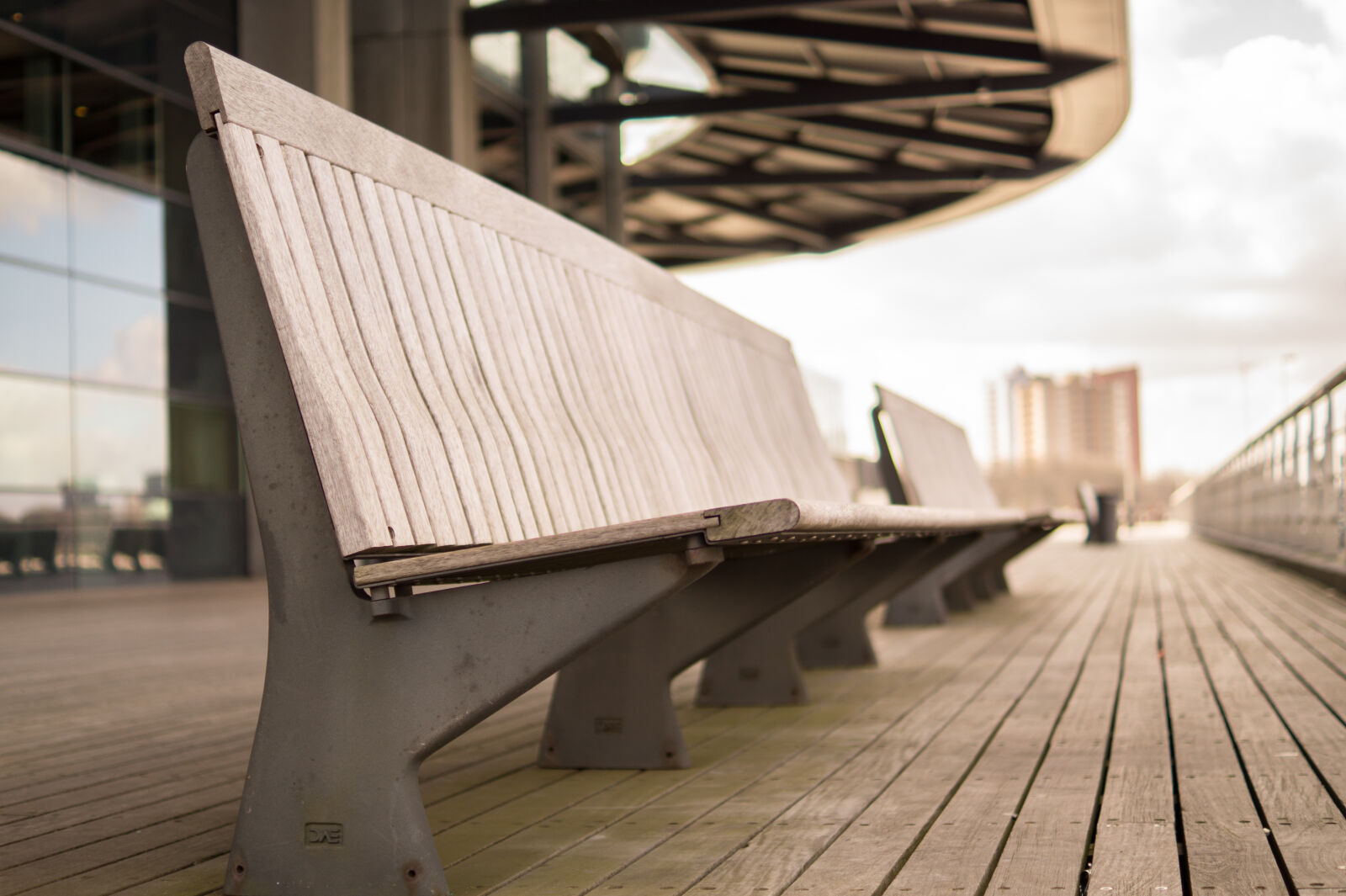 Sony DT 35mm F1.8 SAM sample photo. Bench, city, view, resting photography