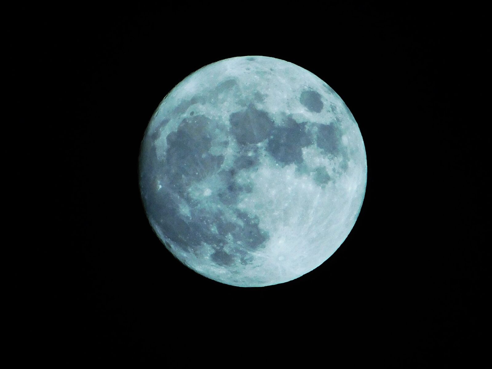 Nikon Coolpix L840 sample photo. Moo, night, sky photography