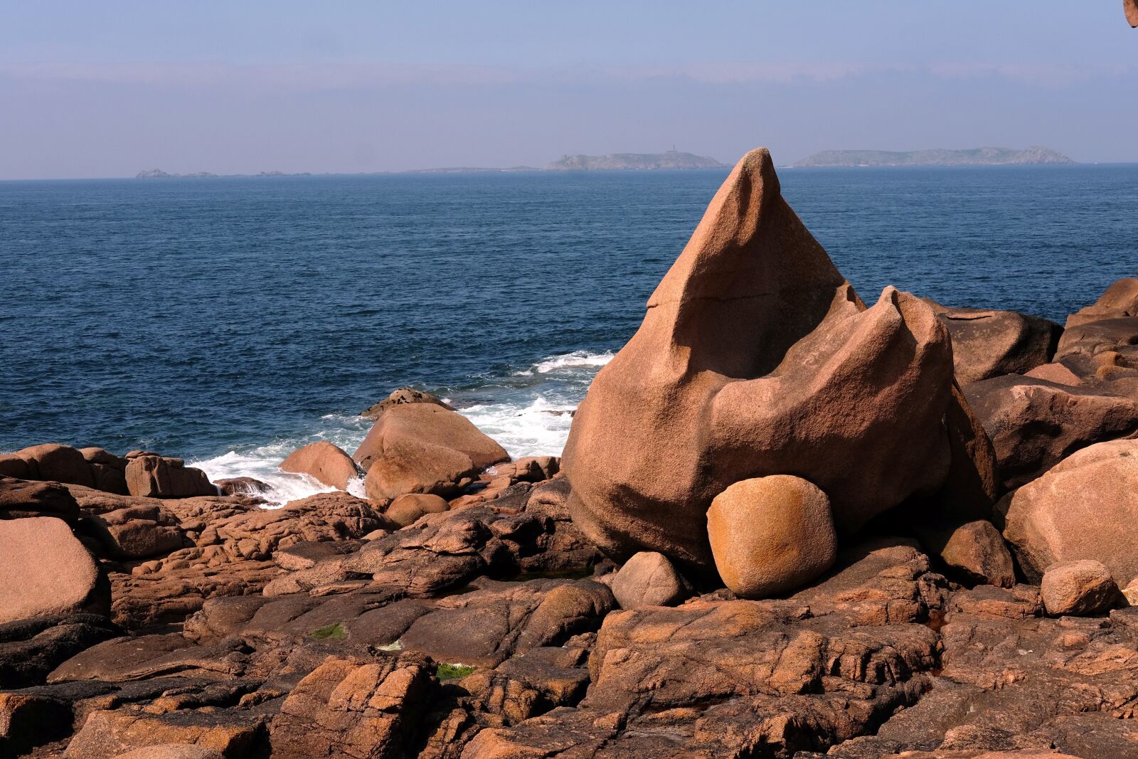 Fujifilm X-T1 + Fujifilm XF 35mm F2 R WR sample photo. Brittany, landscape, sea photography
