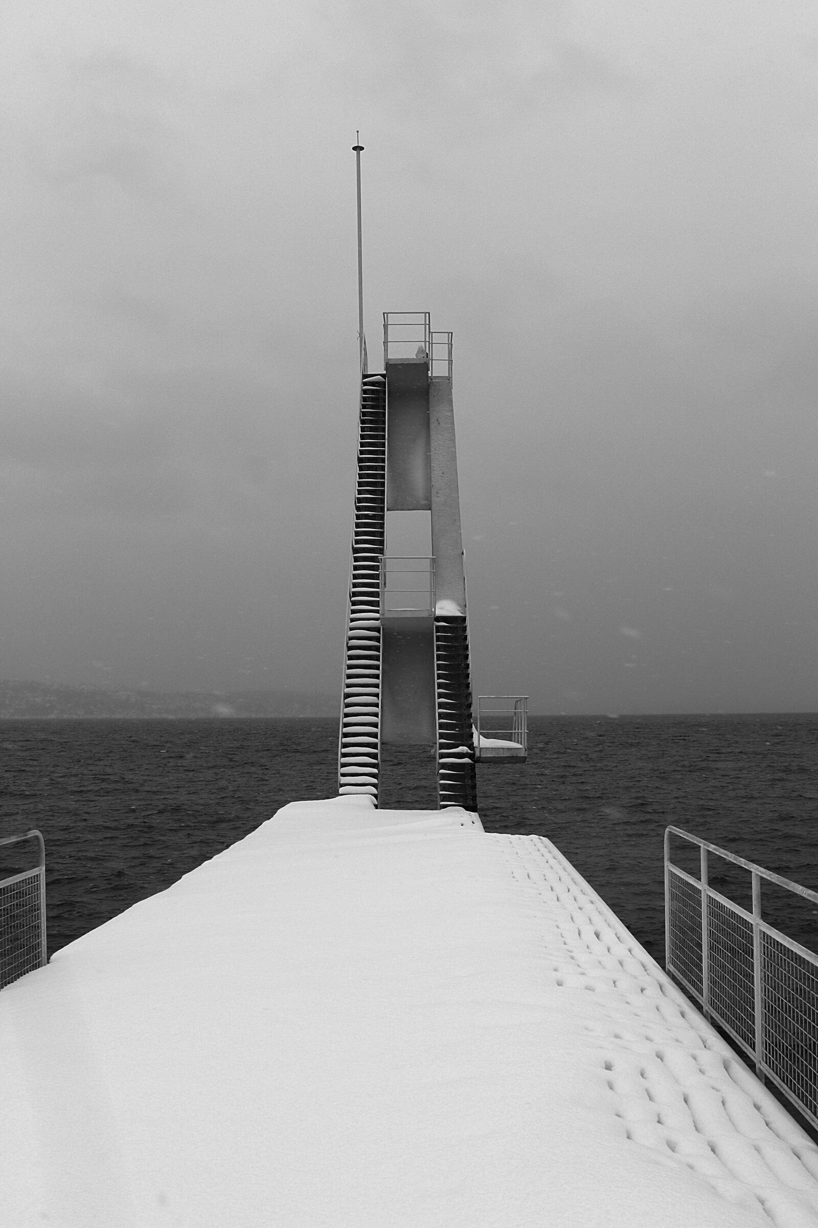 Canon EOS 7D Mark II sample photo. Diving tower, landmark, sea photography