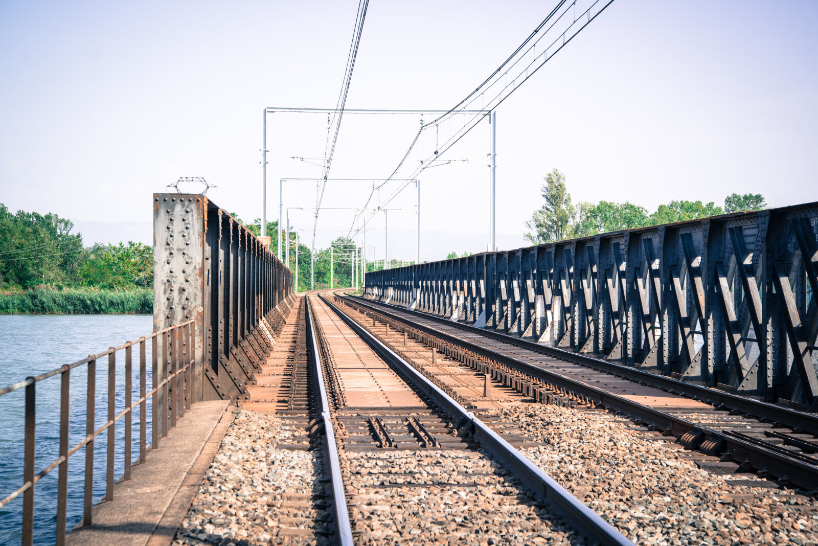 Nikon D610 sample photo. Vacant, train, track, bridge photography
