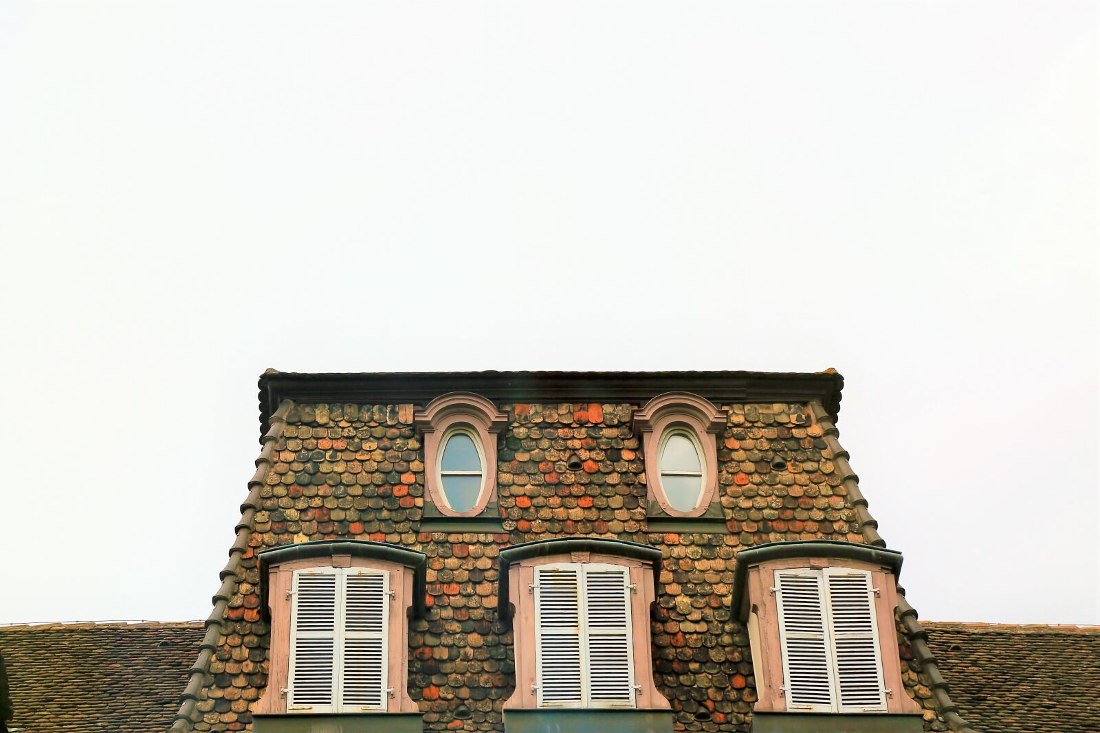 Canon EF 24-105mm F4L IS USM sample photo. Architecture, roof, design photography