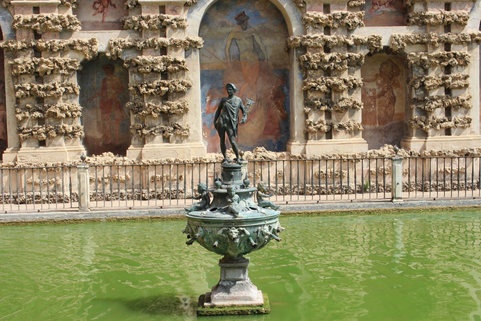 Canon EOS 600D (Rebel EOS T3i / EOS Kiss X5) sample photo. Seville, spain, fountain photography