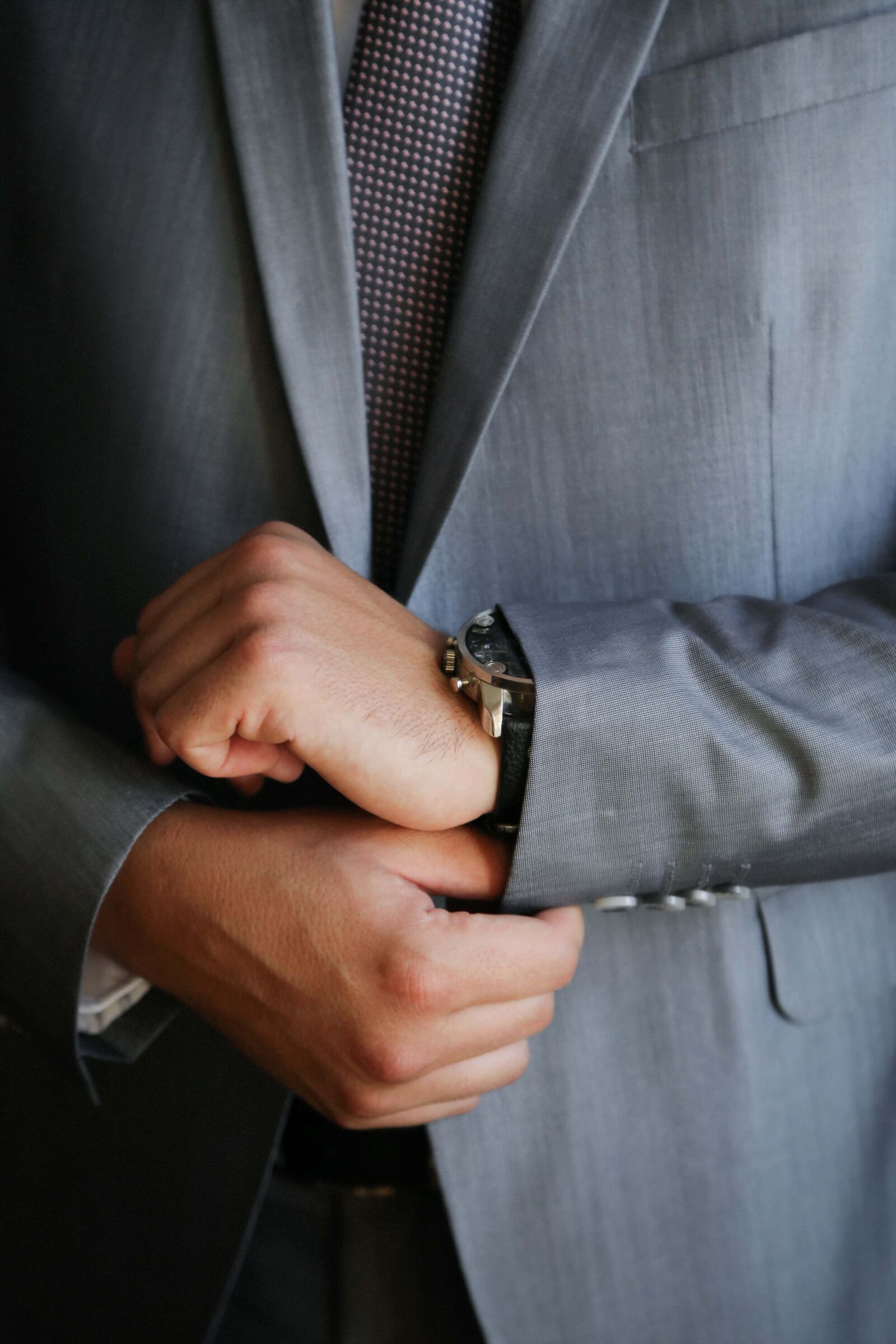 Canon EOS 6D + Canon EF 24-105mm F4L IS USM sample photo. Suit, tie, wristwatch, manager photography
