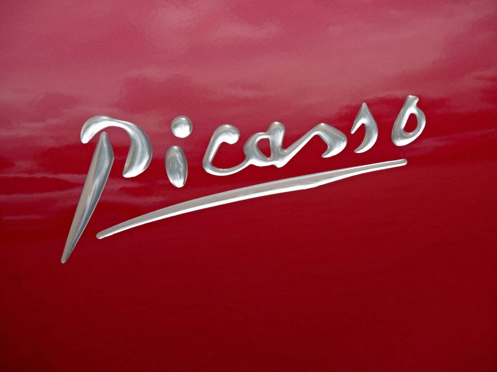 Olympus OM-D E-M5 sample photo. Picasso, citroen, signature photography