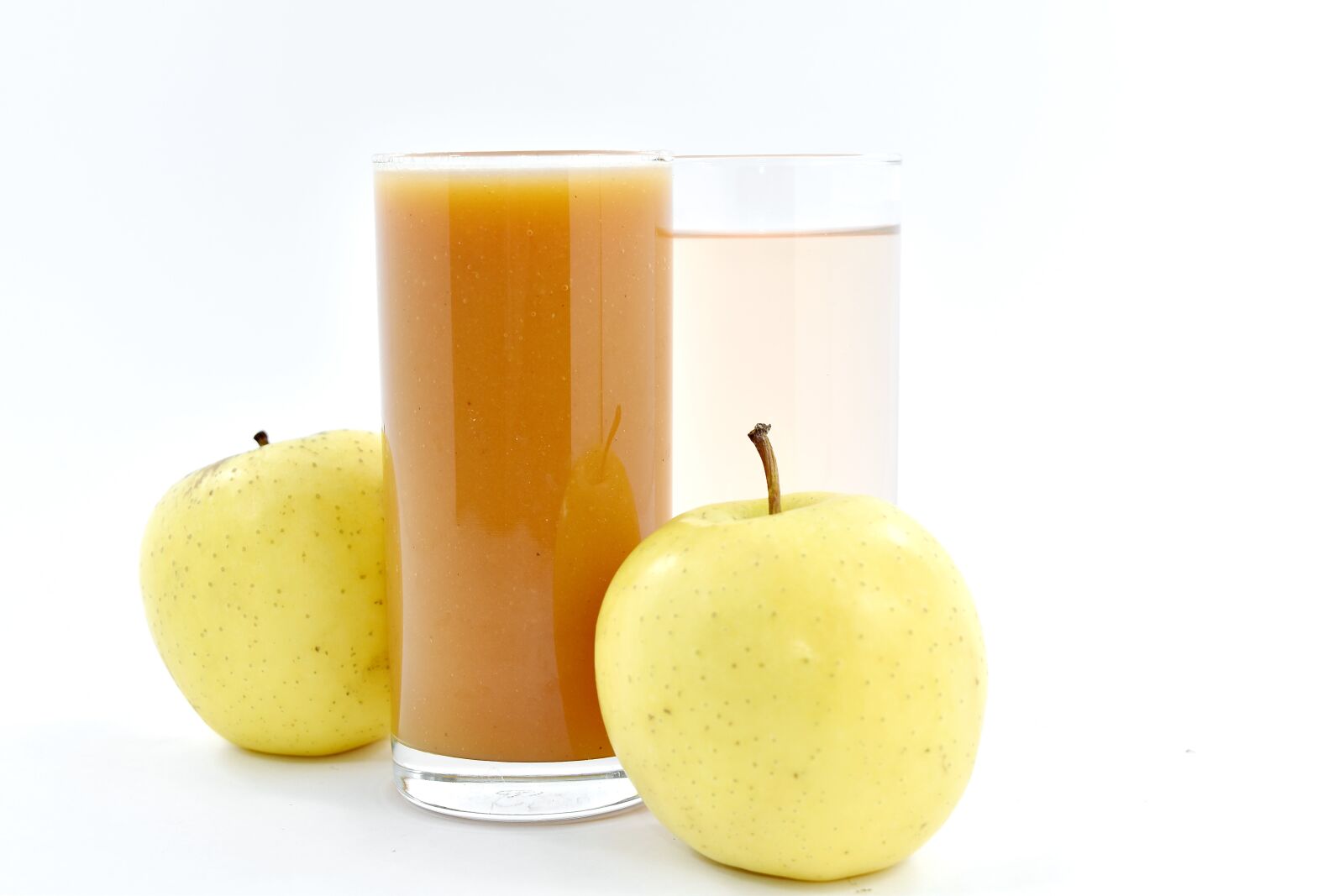 Nikon D5500 sample photo. Apple, fruit juice, organic photography