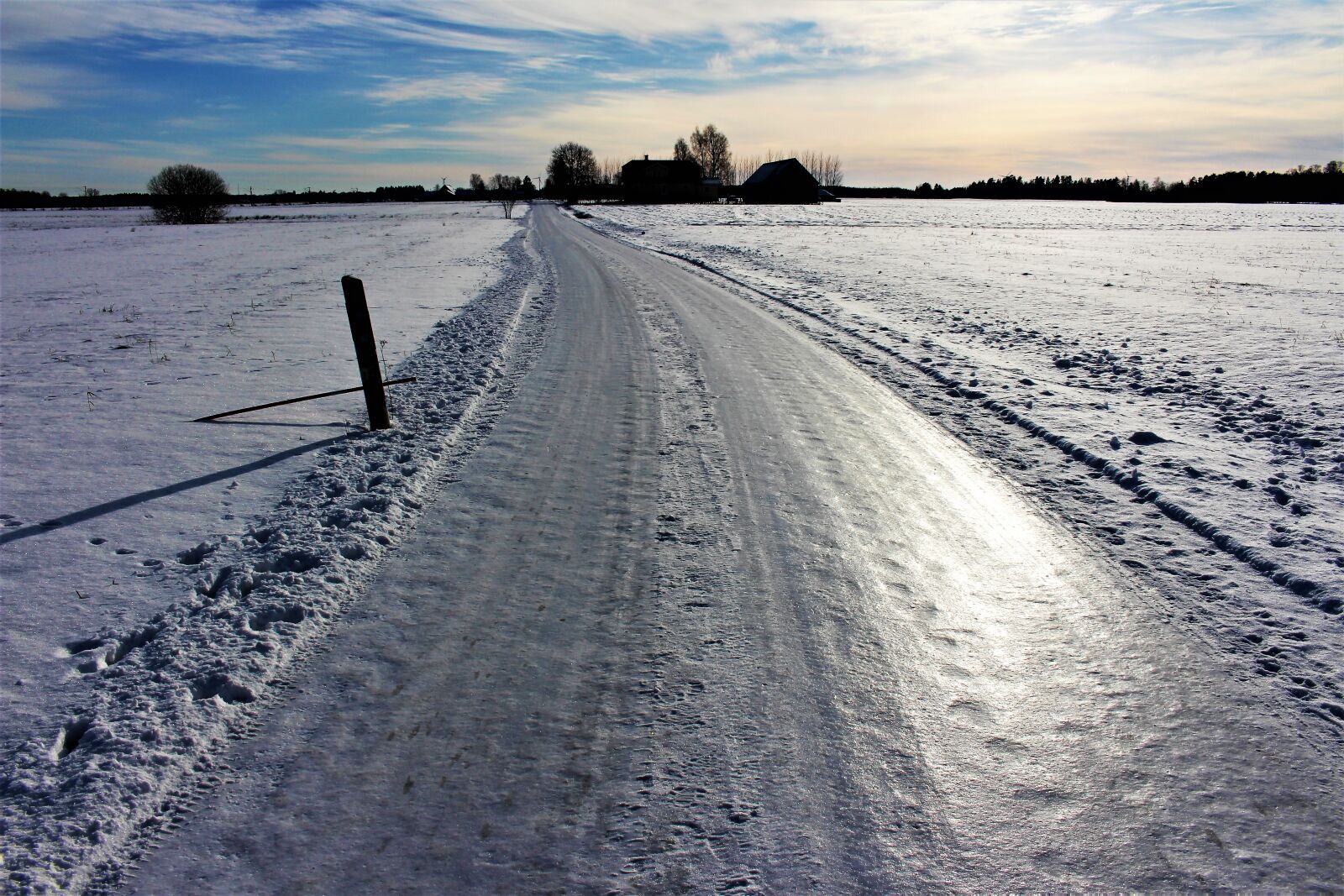 Canon EOS 700D (EOS Rebel T5i / EOS Kiss X7i) sample photo. Road, ice, backlight photography