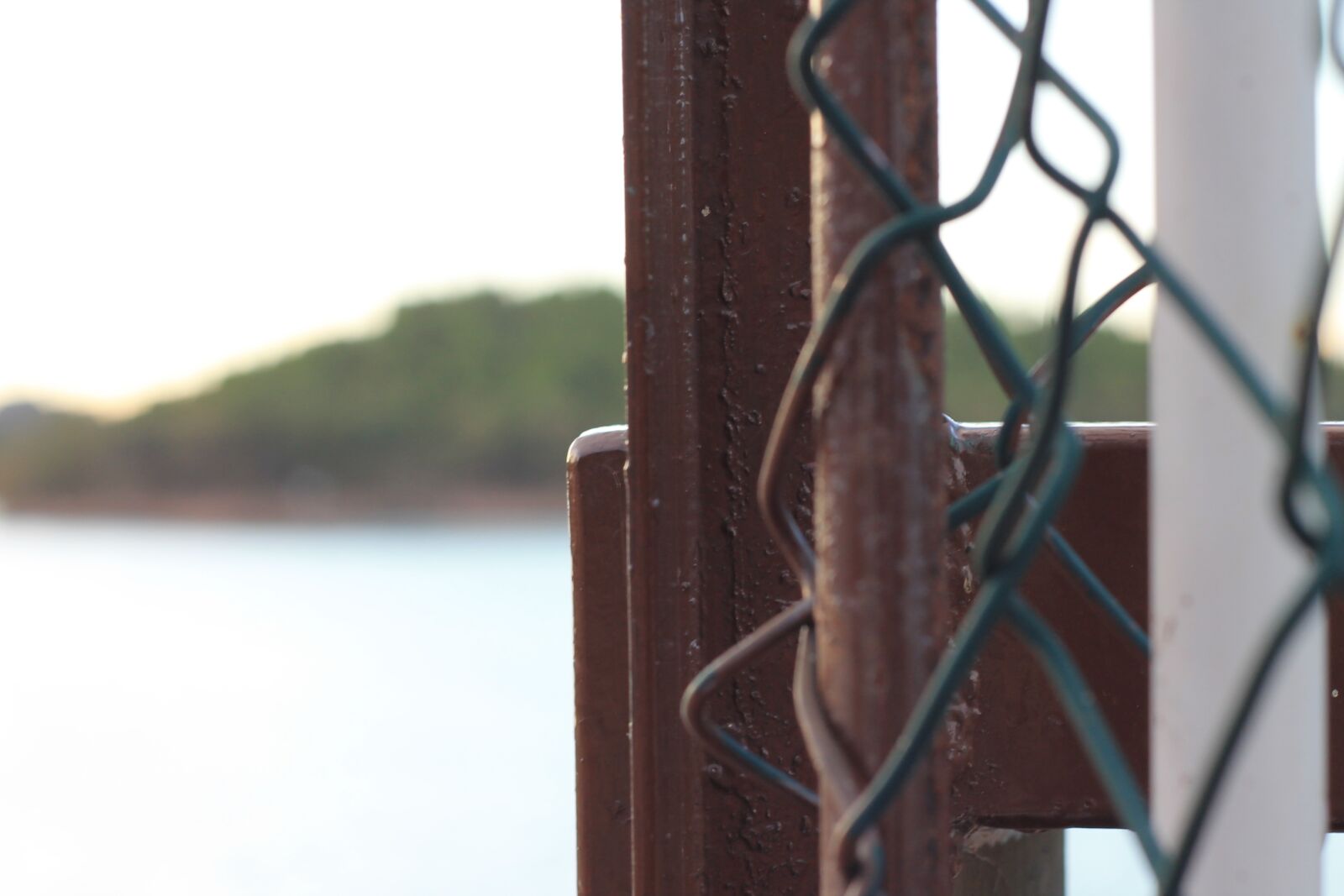 Canon EOS 1100D (EOS Rebel T3 / EOS Kiss X50) + Canon EF 50mm F1.8 II sample photo. Fence, mountain, nature photography