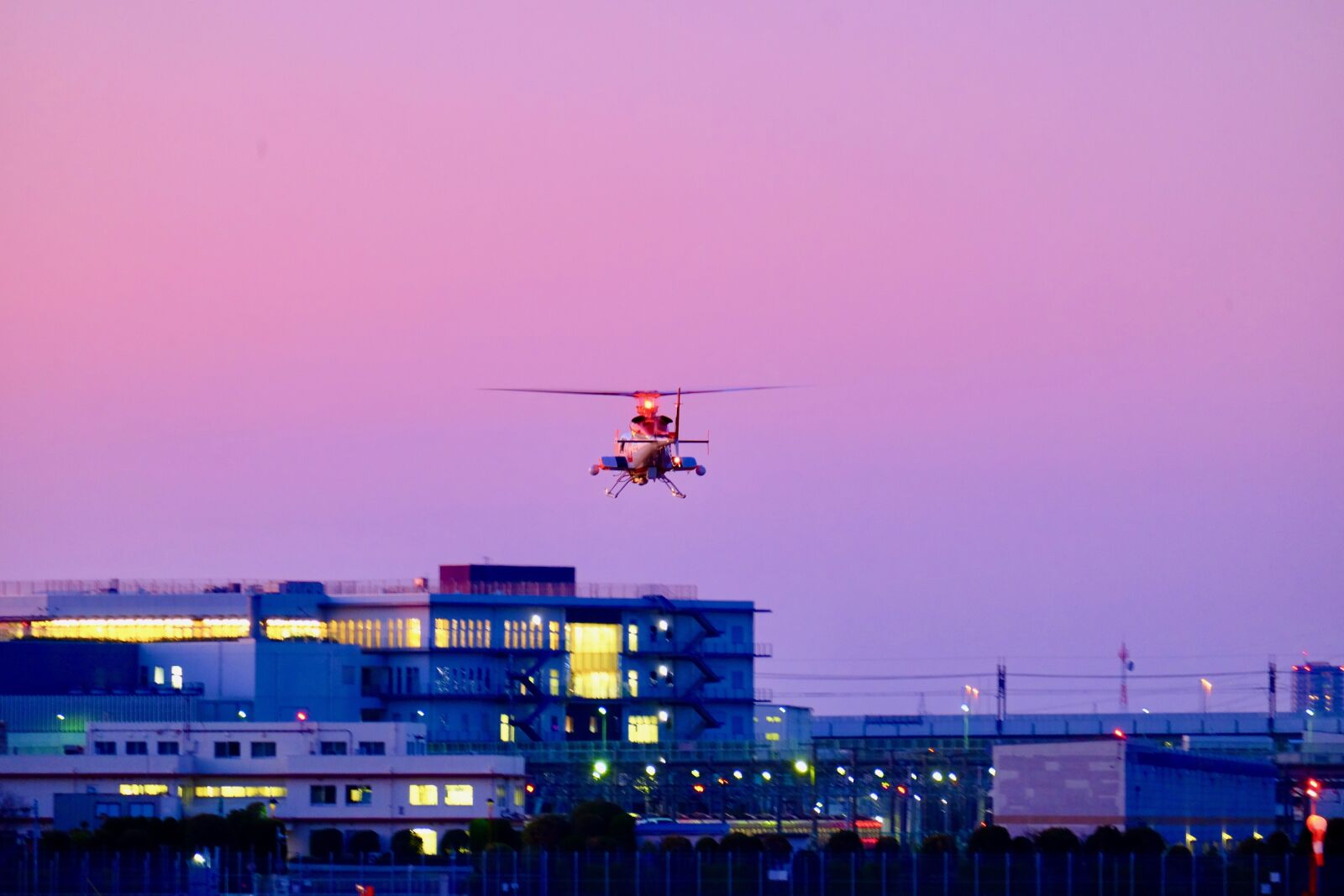 Fujifilm XF 55-200mm F3.5-4.8 R LM OIS sample photo. Heliport, helicopter, landing photography