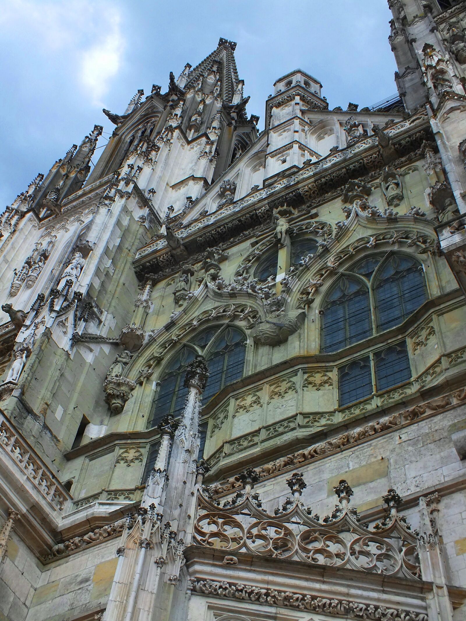 FujiFilm FinePix HS20 EXR (FinePix HS22 EXR) sample photo. Regensburg, dom, germany photography