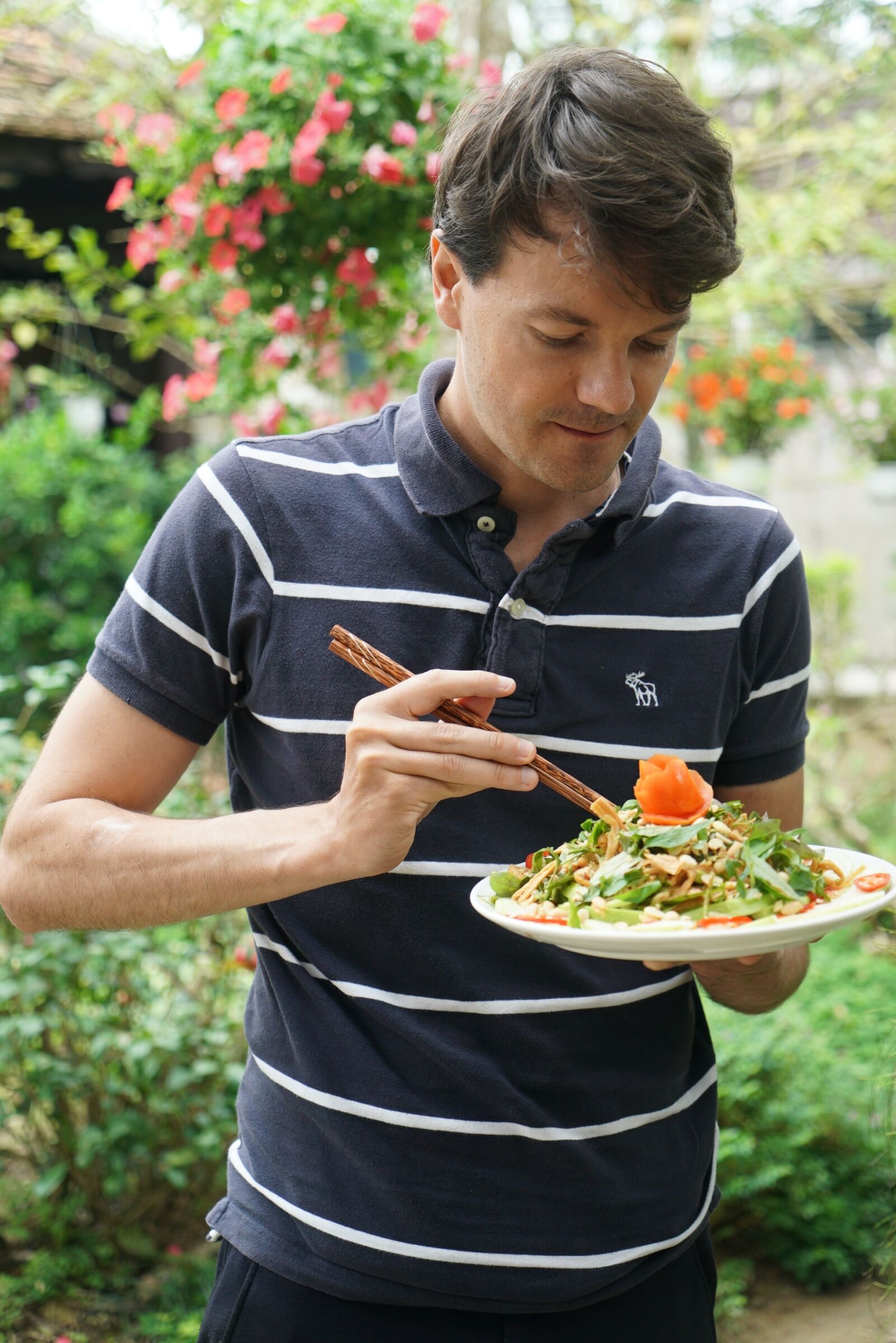 Sony a7S + Sony Vario Tessar T* FE 24-70mm F4 ZA OSS sample photo. Salad, peanuts, wreak photography