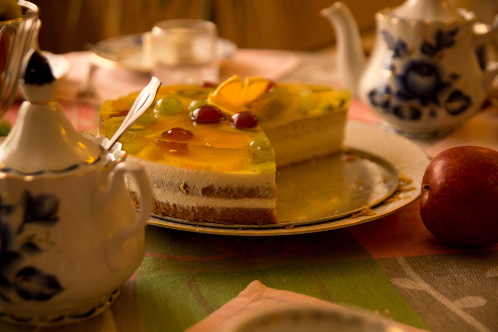 Sony SLT-A65 (SLT-A65V) sample photo. Party, cake, day of photography