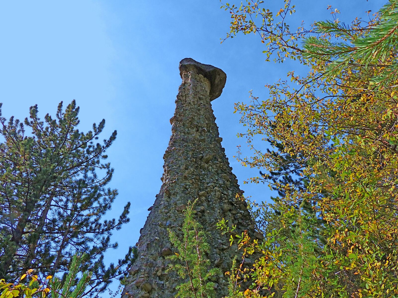 Panasonic Lumix DMC-FZ200 sample photo. Nature, erosion, roche photography