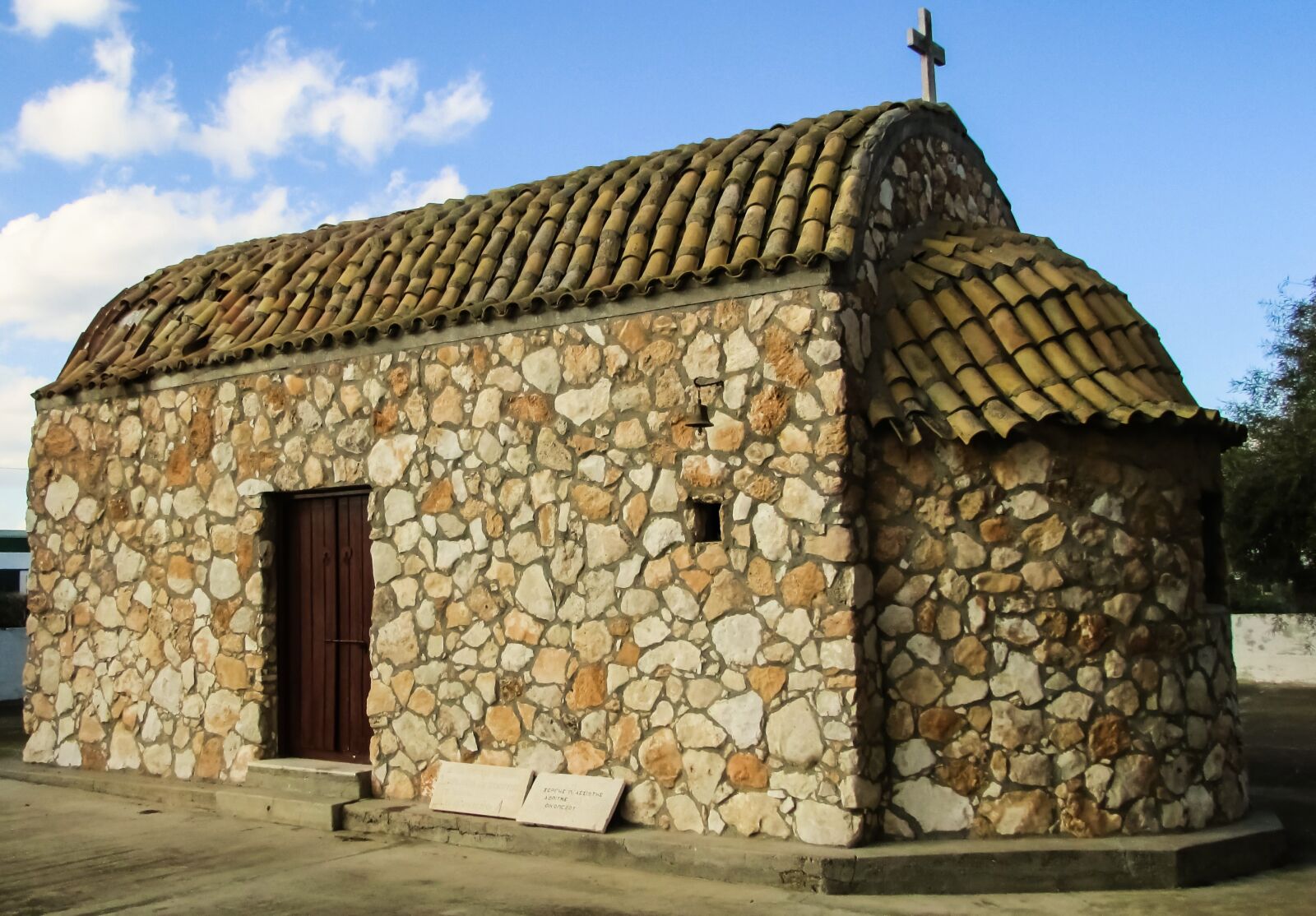 Canon PowerShot SX400 IS sample photo. Cyprus, chapel, old photography