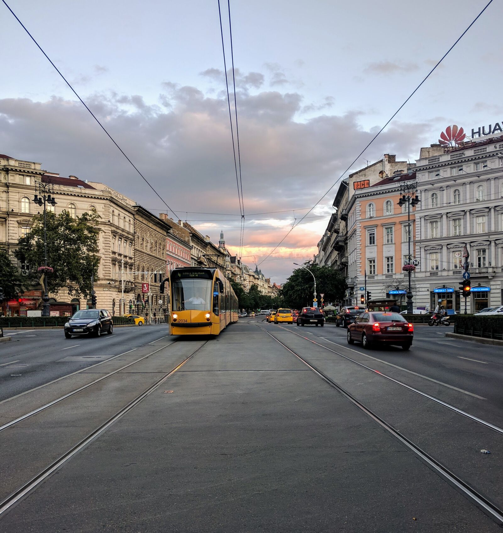 LG Nexus 5X sample photo. Budapest, boulevard, tram photography