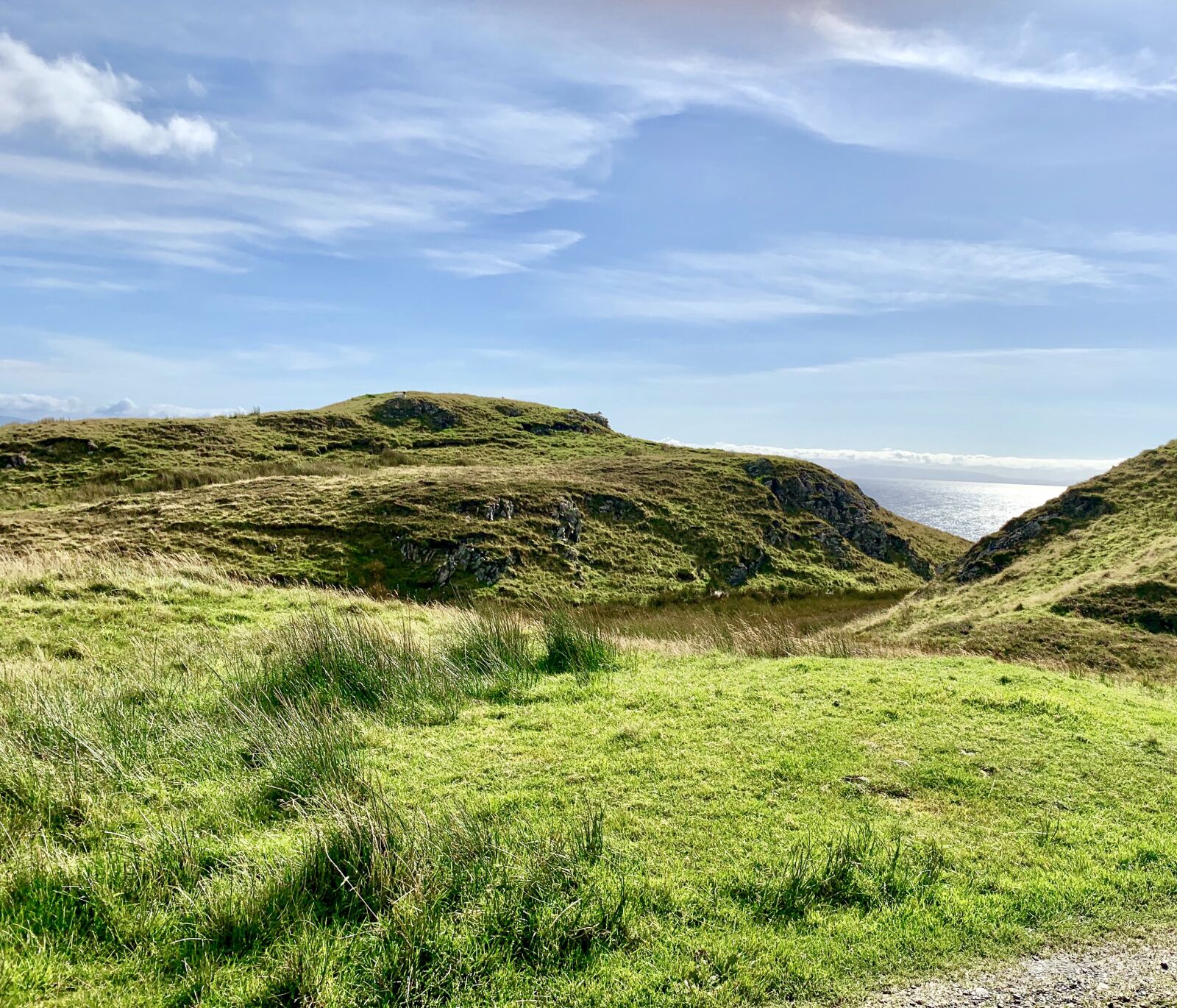 iPhone XS Max back dual camera 4.25mm f/1.8 sample photo. Ireland, hills, landscape photography