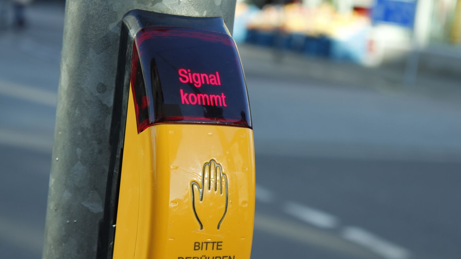 Canon EOS 650D (EOS Rebel T4i / EOS Kiss X6i) sample photo. Traffic lights, signal comes photography