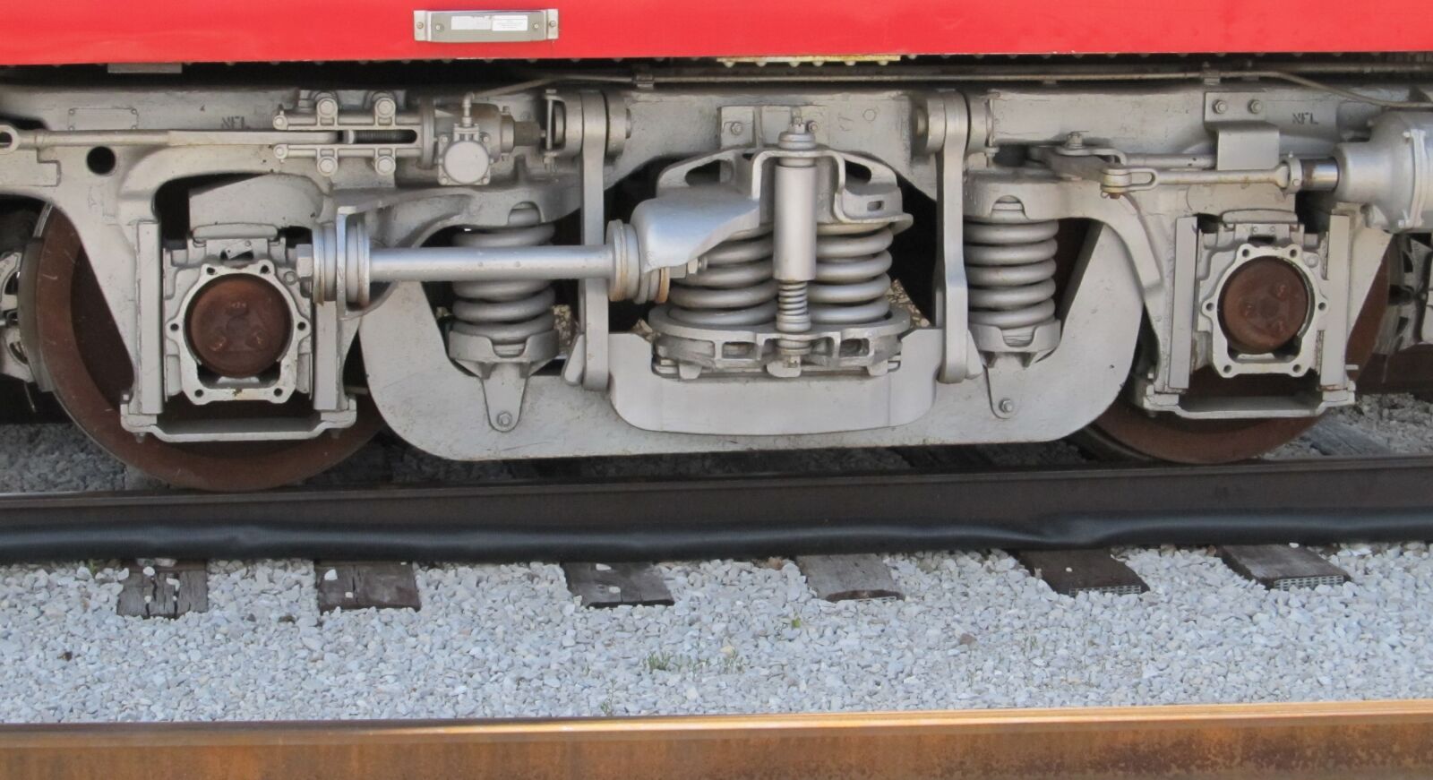 Canon PowerShot SX130 IS sample photo. Railroad truck, coil springs photography