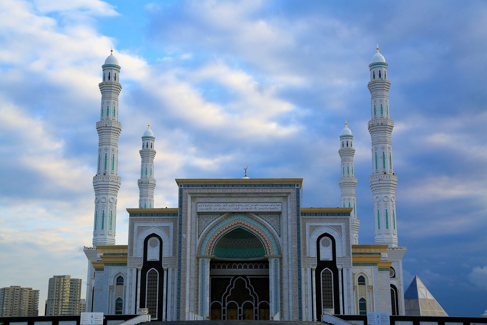 Canon EOS 5D Mark III sample photo. Cami, architecture, minaret photography