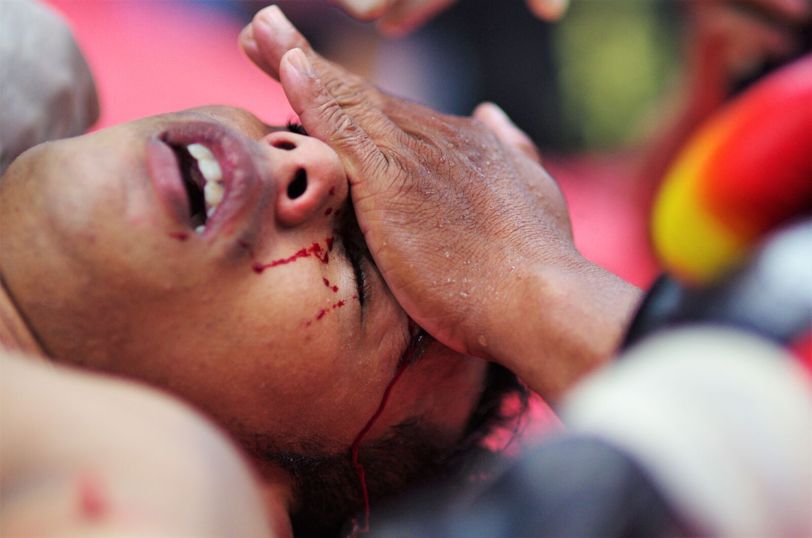 Pentax K-5 sample photo. Muaythai, blood, competition photography