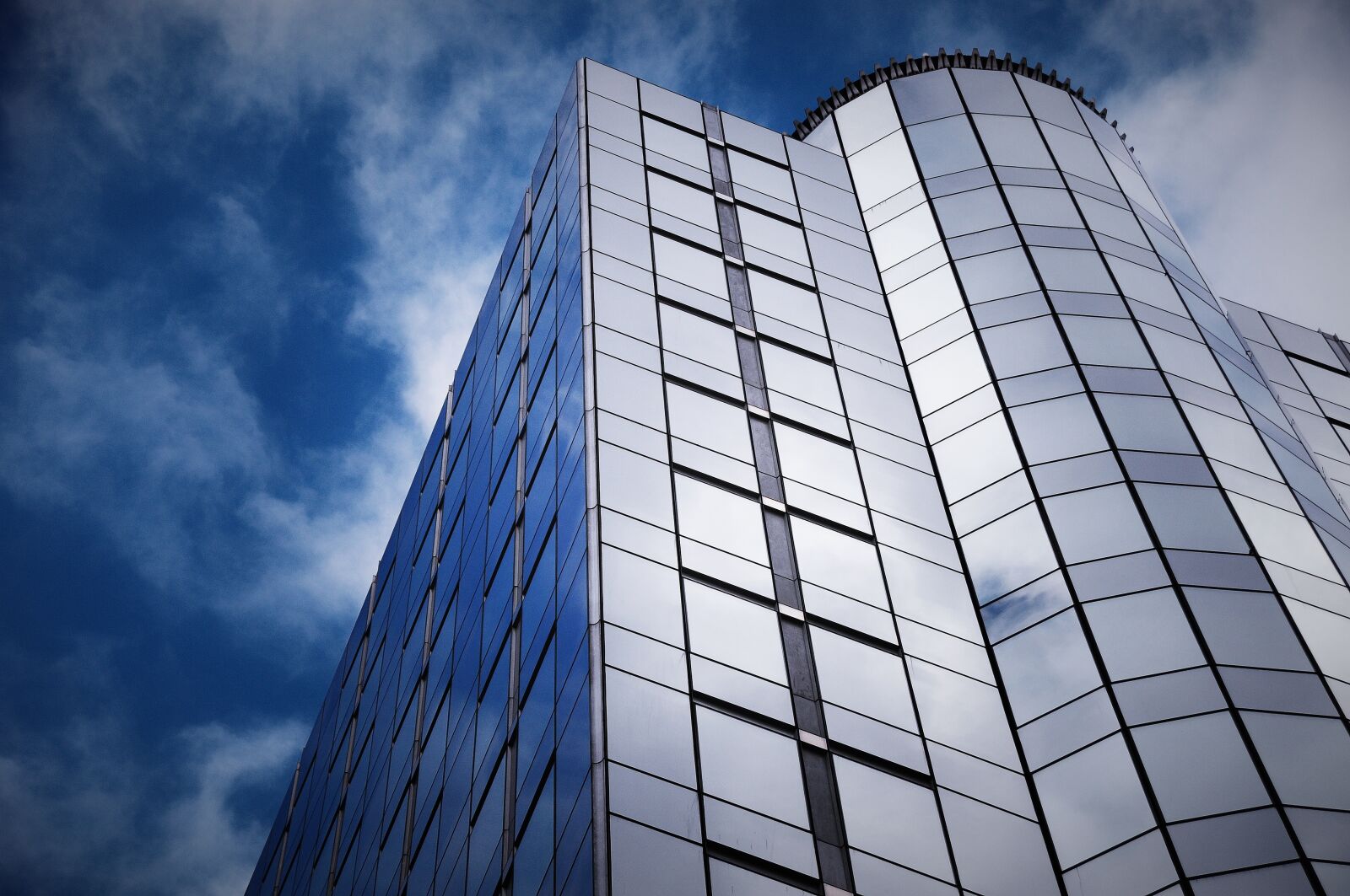 Nikon D300S sample photo. Architecture, skyscraper, sky photography