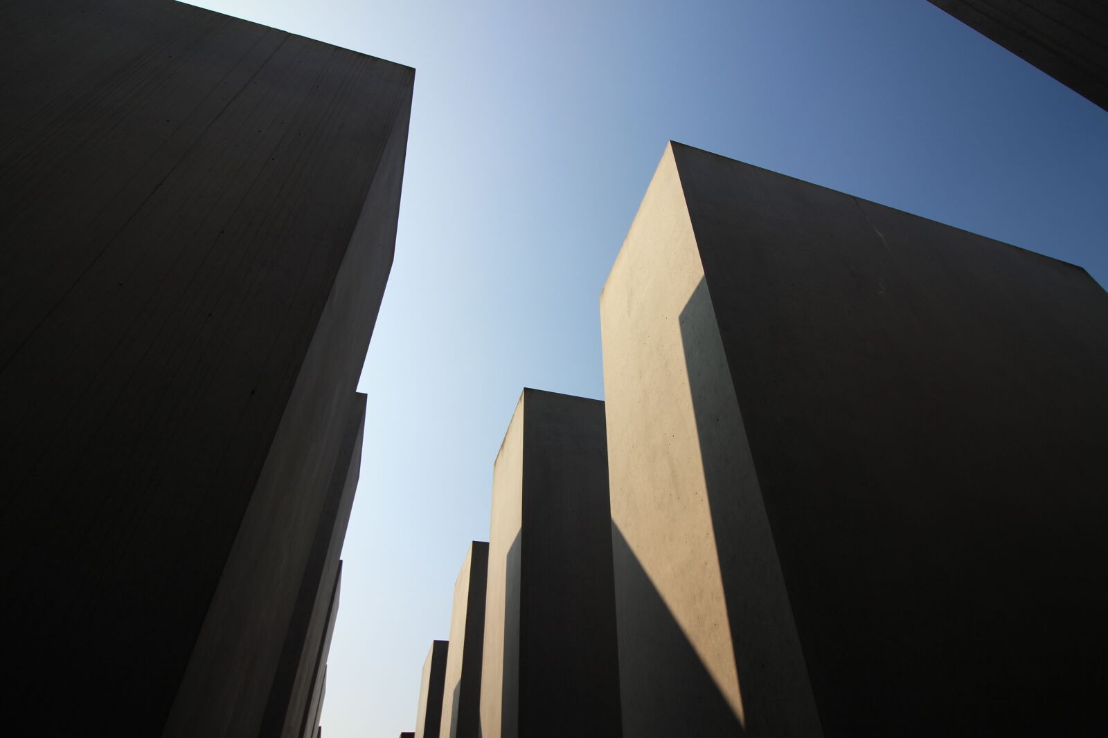 Canon EOS 100D (EOS Rebel SL1 / EOS Kiss X7) sample photo. Holocaust memorial, germany, concrete photography