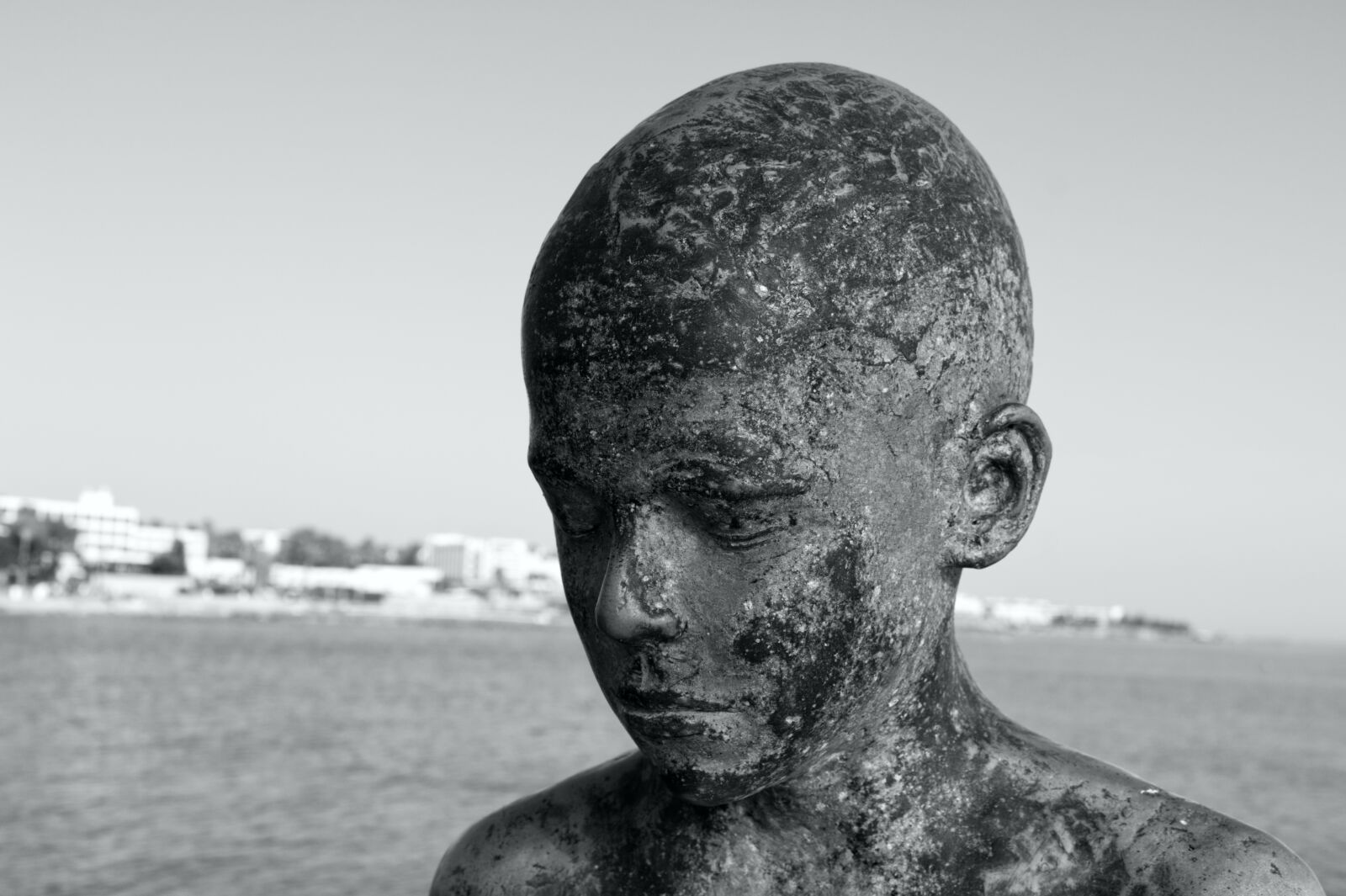 Canon EOS 1300D (EOS Rebel T6 / EOS Kiss X80) sample photo. Sculpture, burned, face photography