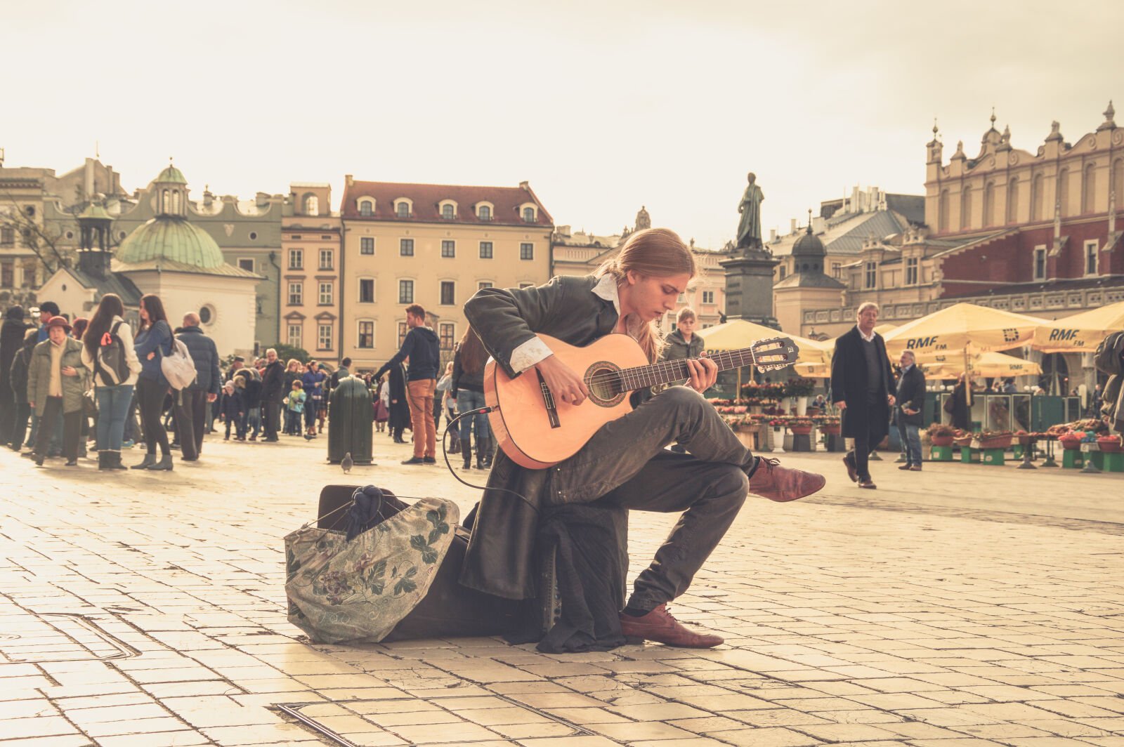 Nikon D3200 sample photo. Streets, music, musician, street photography