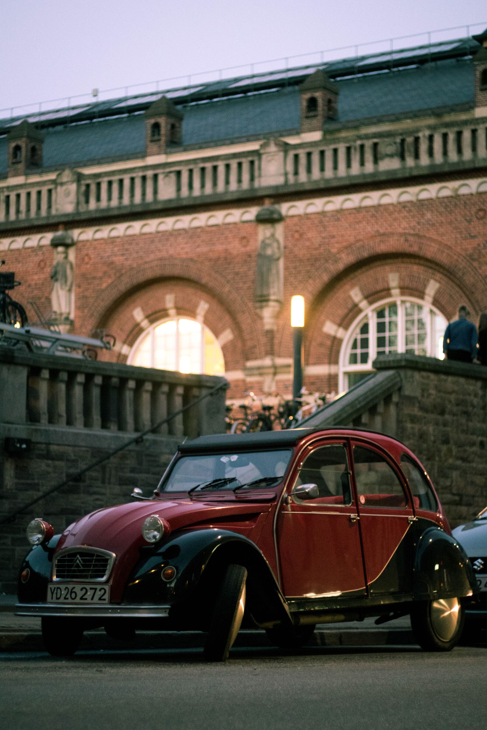 Canon EOS 80D sample photo. Car, street, old photography