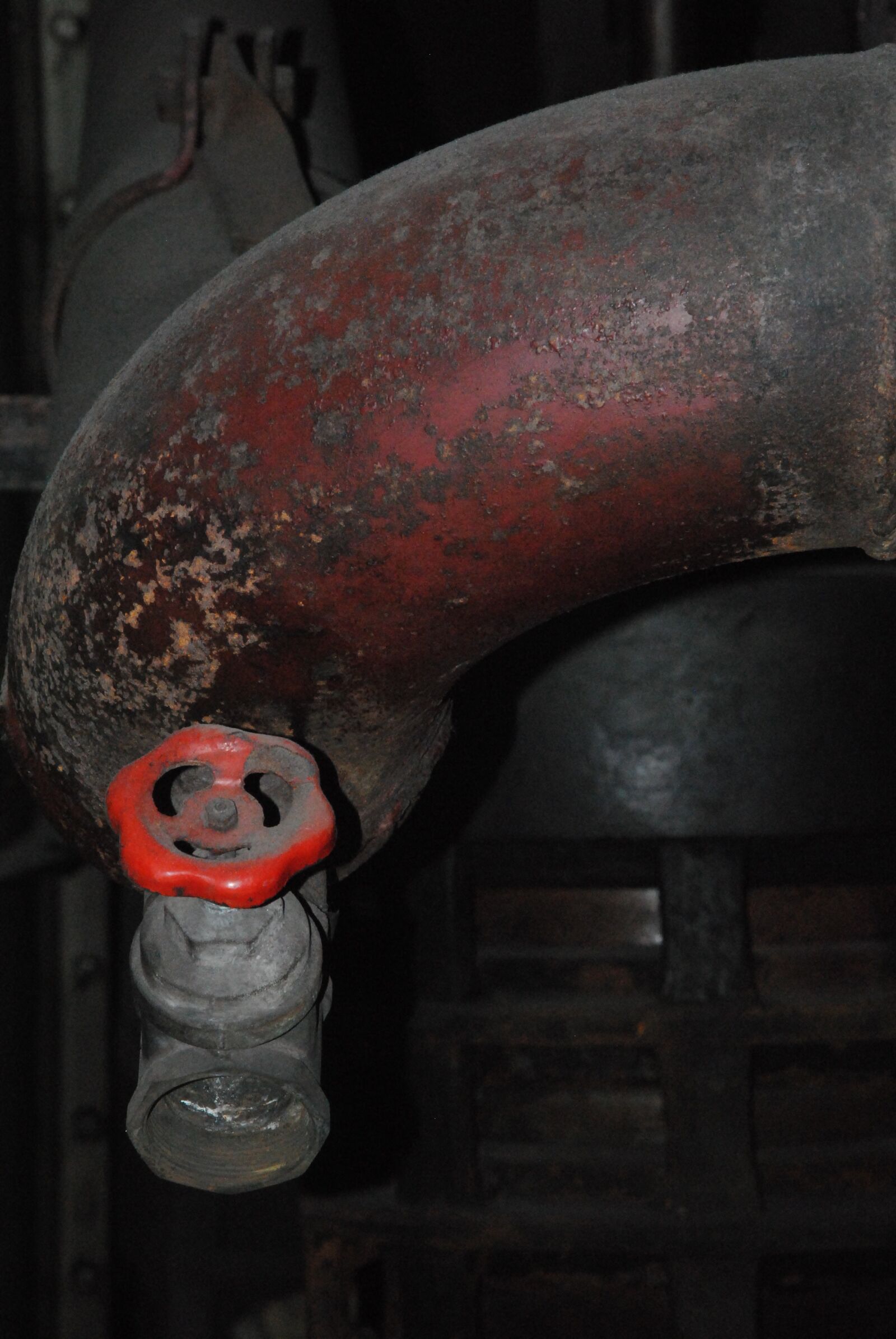 Nikon D3000 sample photo. Water pipe, adjusting screw photography