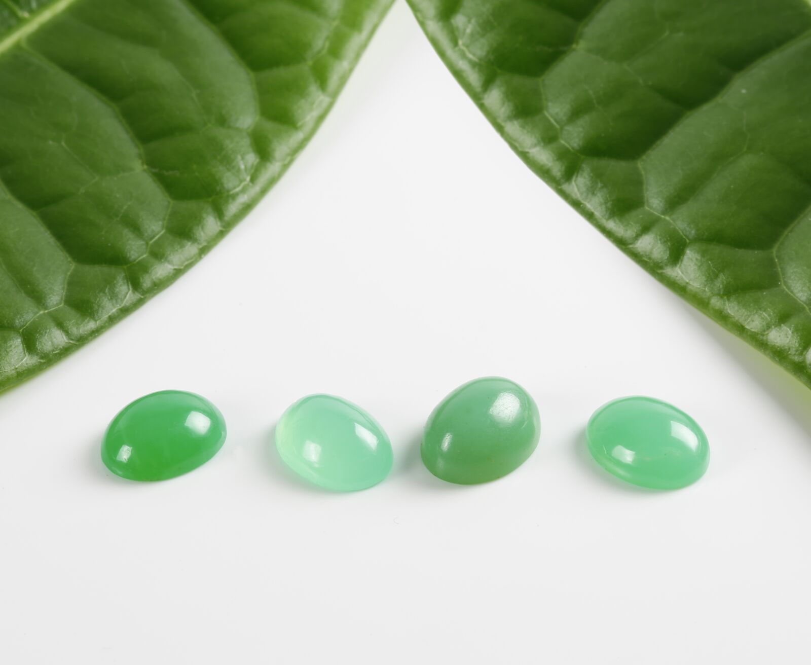 Canon EF 100mm F2.8L Macro IS USM sample photo. Gems, cabochon, green photography