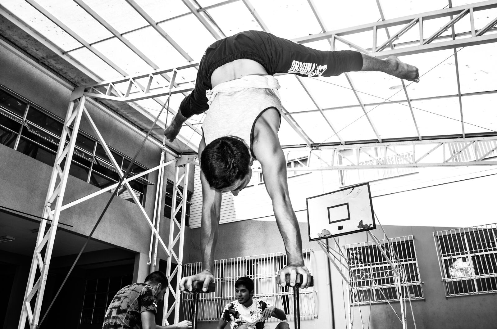 Nikon D5100 sample photo. Circus, force, bars photography