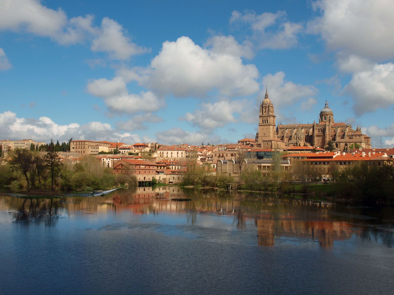Olympus E-420 (EVOLT E-420) sample photo. Architecture, salamanca, river photography