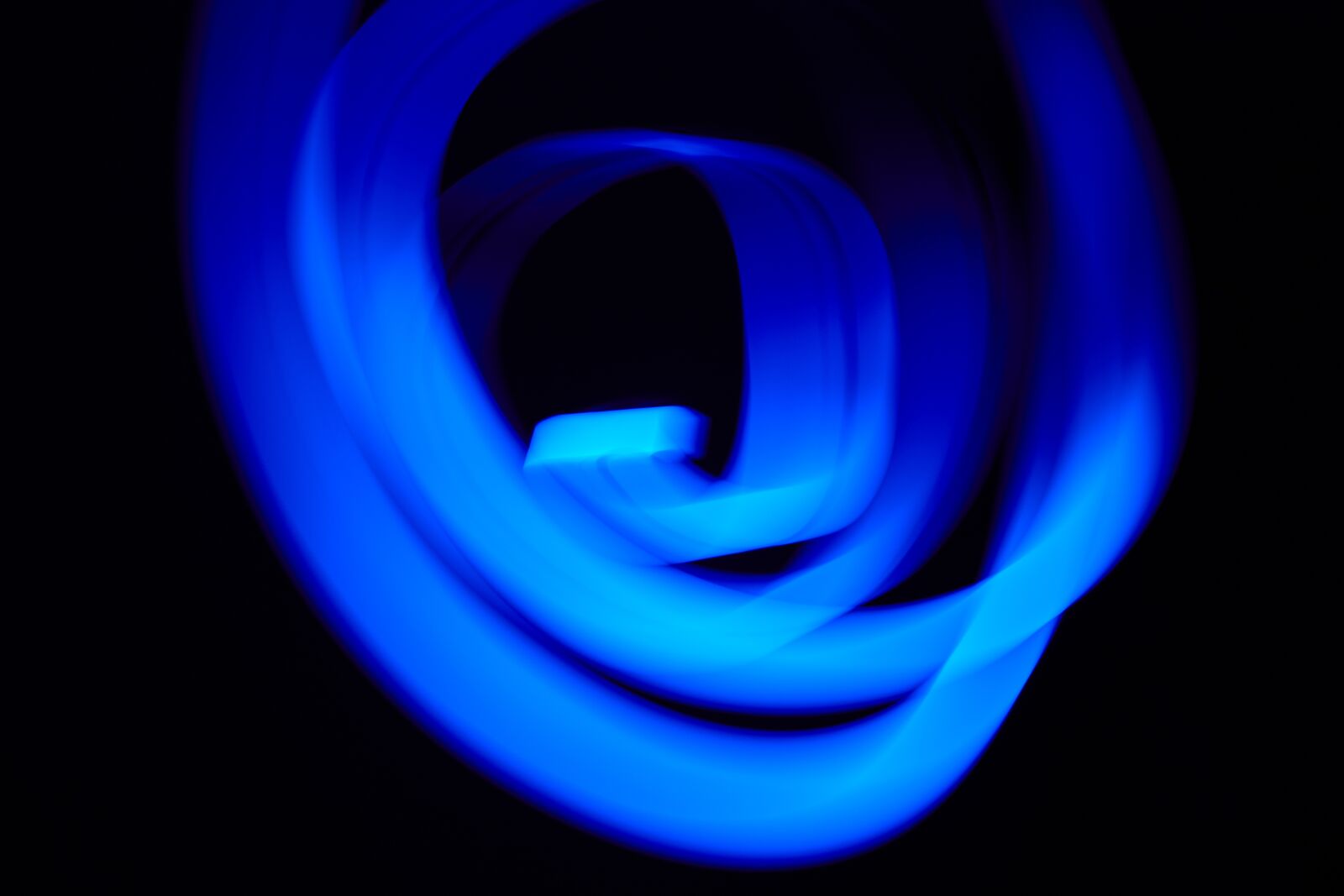Canon EOS 200D (EOS Rebel SL2 / EOS Kiss X9) sample photo. Light, night, electricity photography