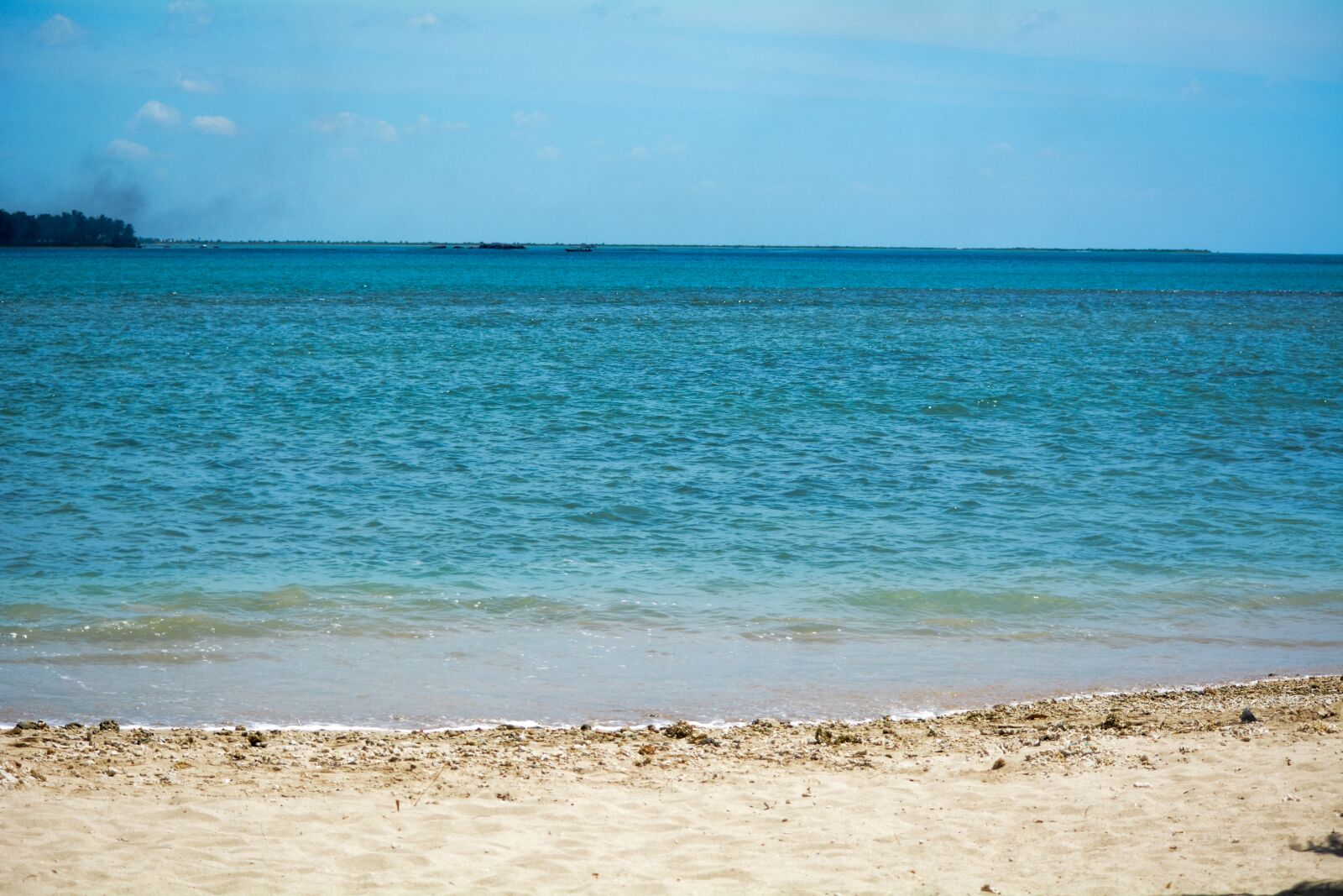 Nikon D5200 sample photo. Beach, sea, ocean photography