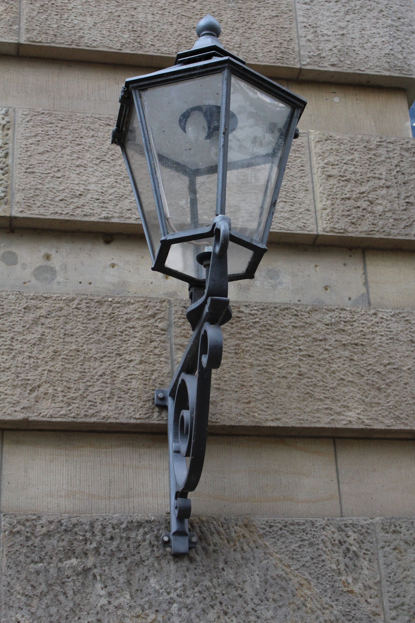 Canon EOS 700D (EOS Rebel T5i / EOS Kiss X7i) sample photo. Lantern, old, lighting photography