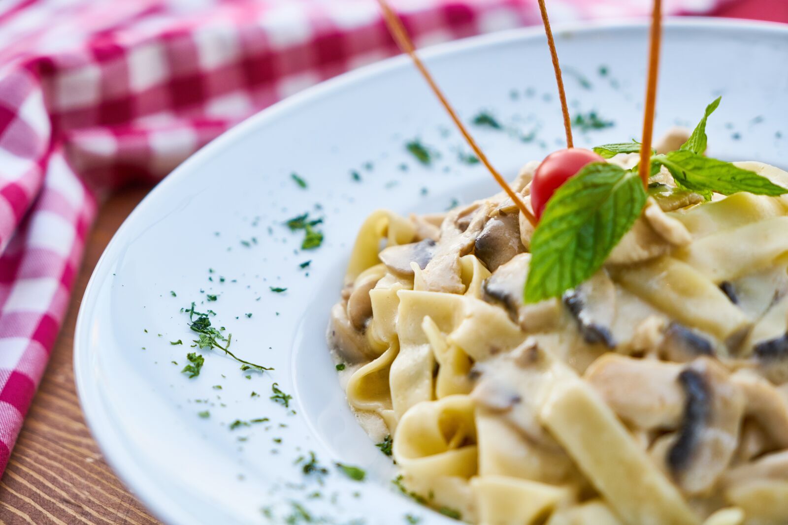 Sony a7R II sample photo. Pasta, plate, dough photography